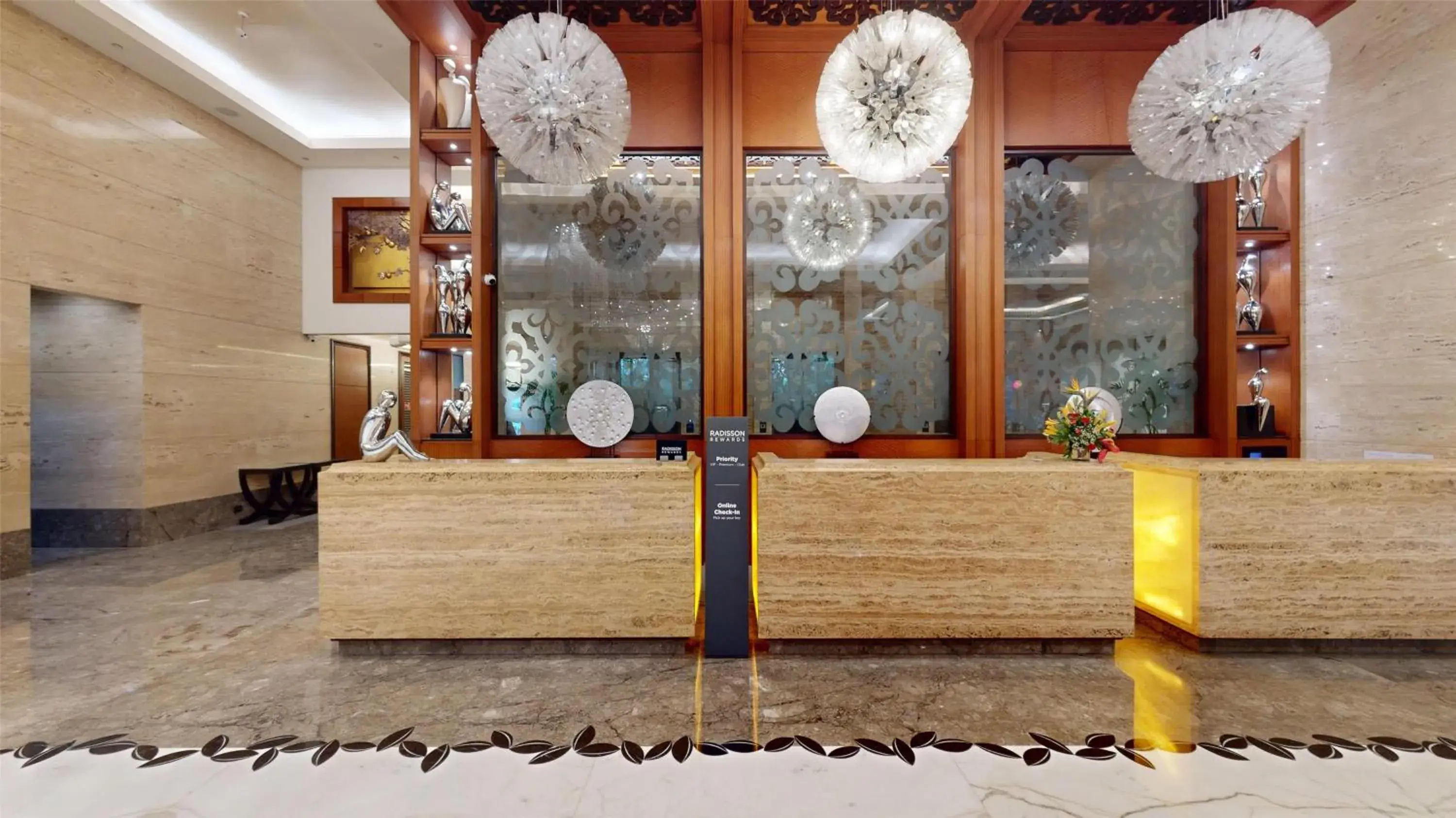 Lobby or reception in Radisson Blu Hotel, Nagpur Lobby or reception in Radisson Blu Hotel, Nagpur