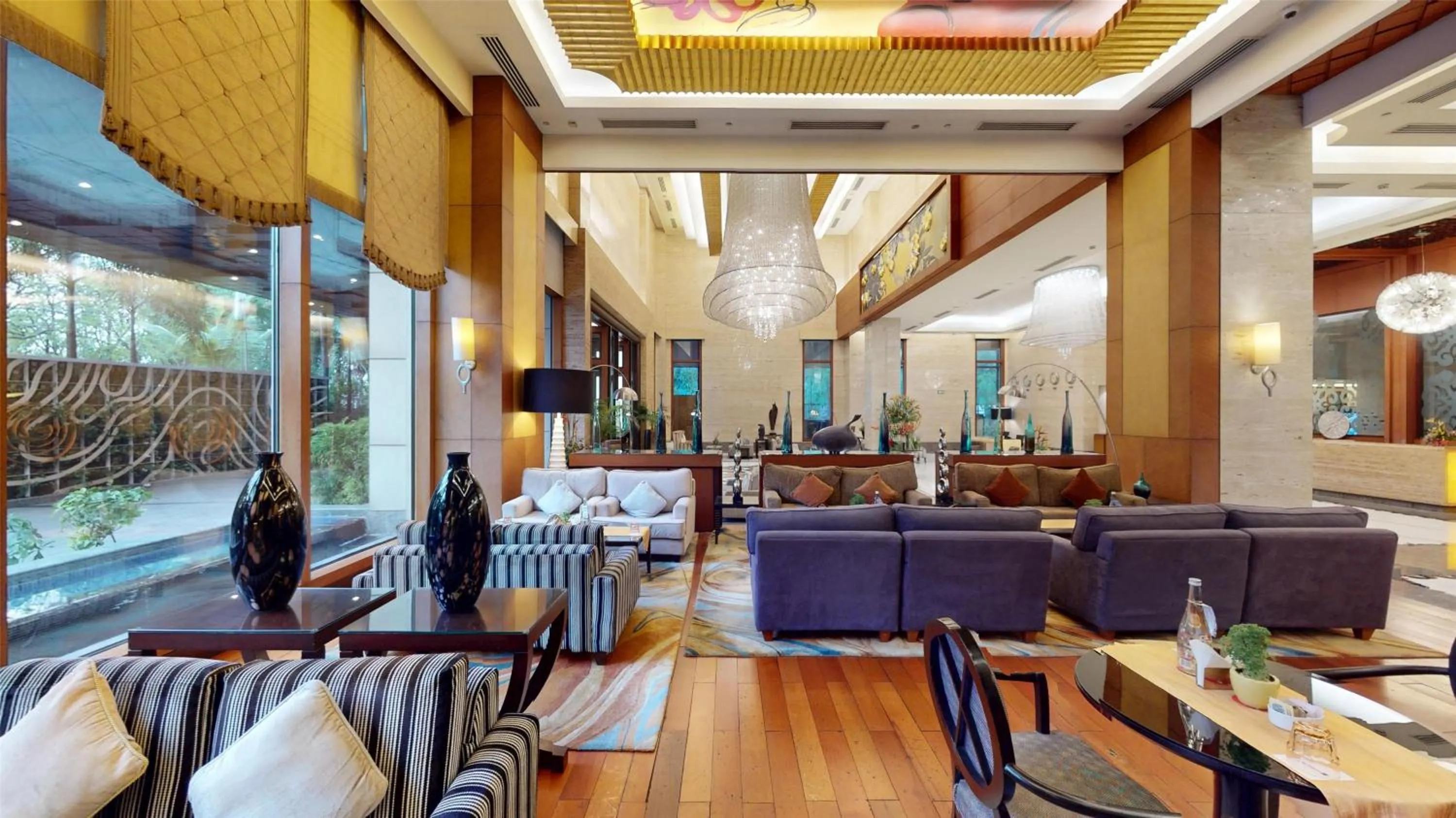 Restaurant/places to eat in Radisson Blu Hotel, Nagpur