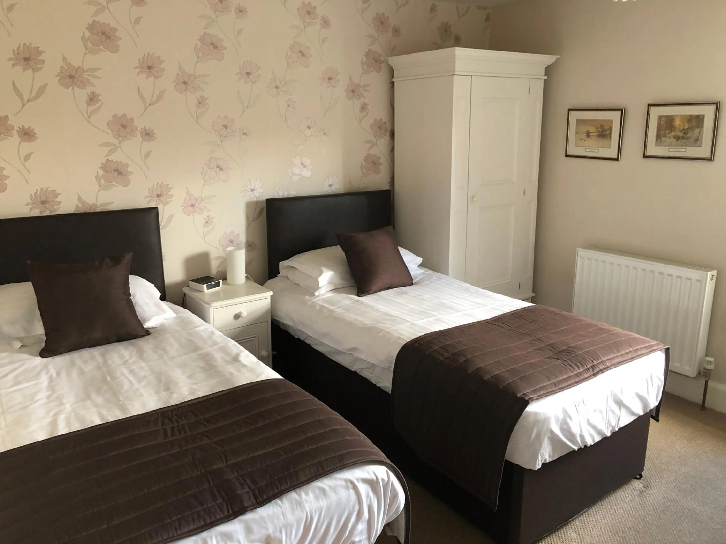 Bedroom, Bed in Herriot's