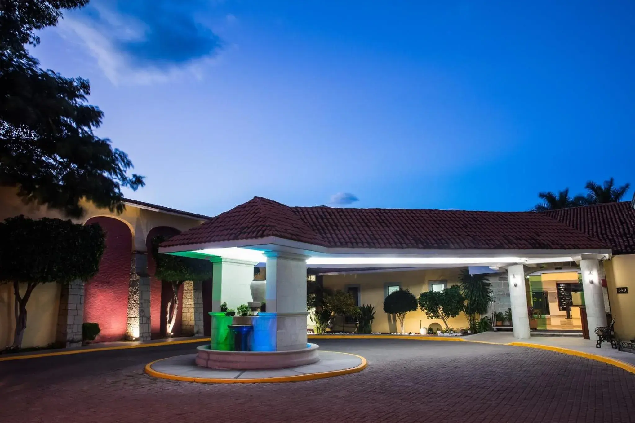 Property building in Fiesta Inn Oaxaca Property building in Fiesta Inn Oaxaca