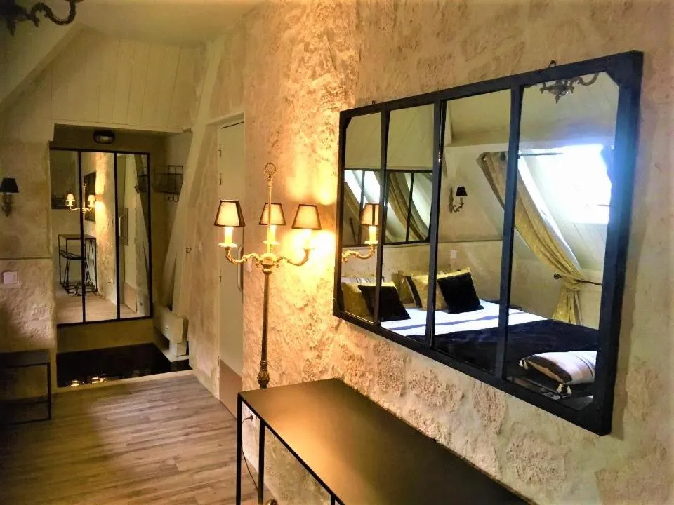 Bed in Hôtel Boutique Saint-Louis