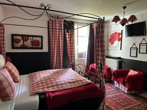 Bed in Hôtel Boutique Saint-Louis