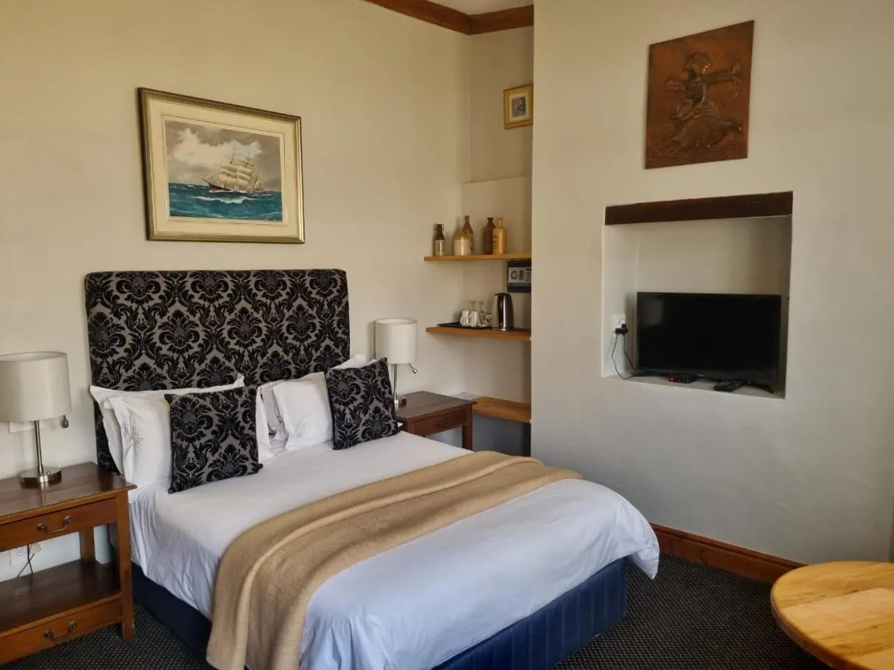 Bed in Ashanti Gardens Guesthouse