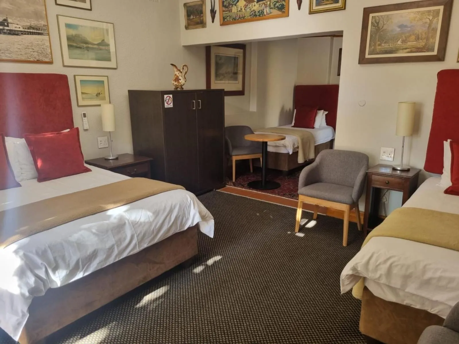 wardrobe, Bed in Ashanti Gardens Guesthouse