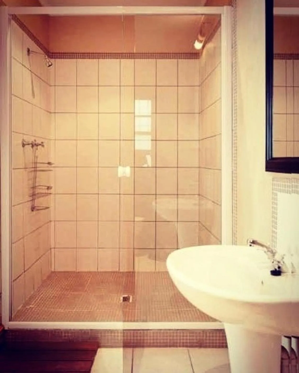 Bathroom in Ashanti Gardens Guesthouse