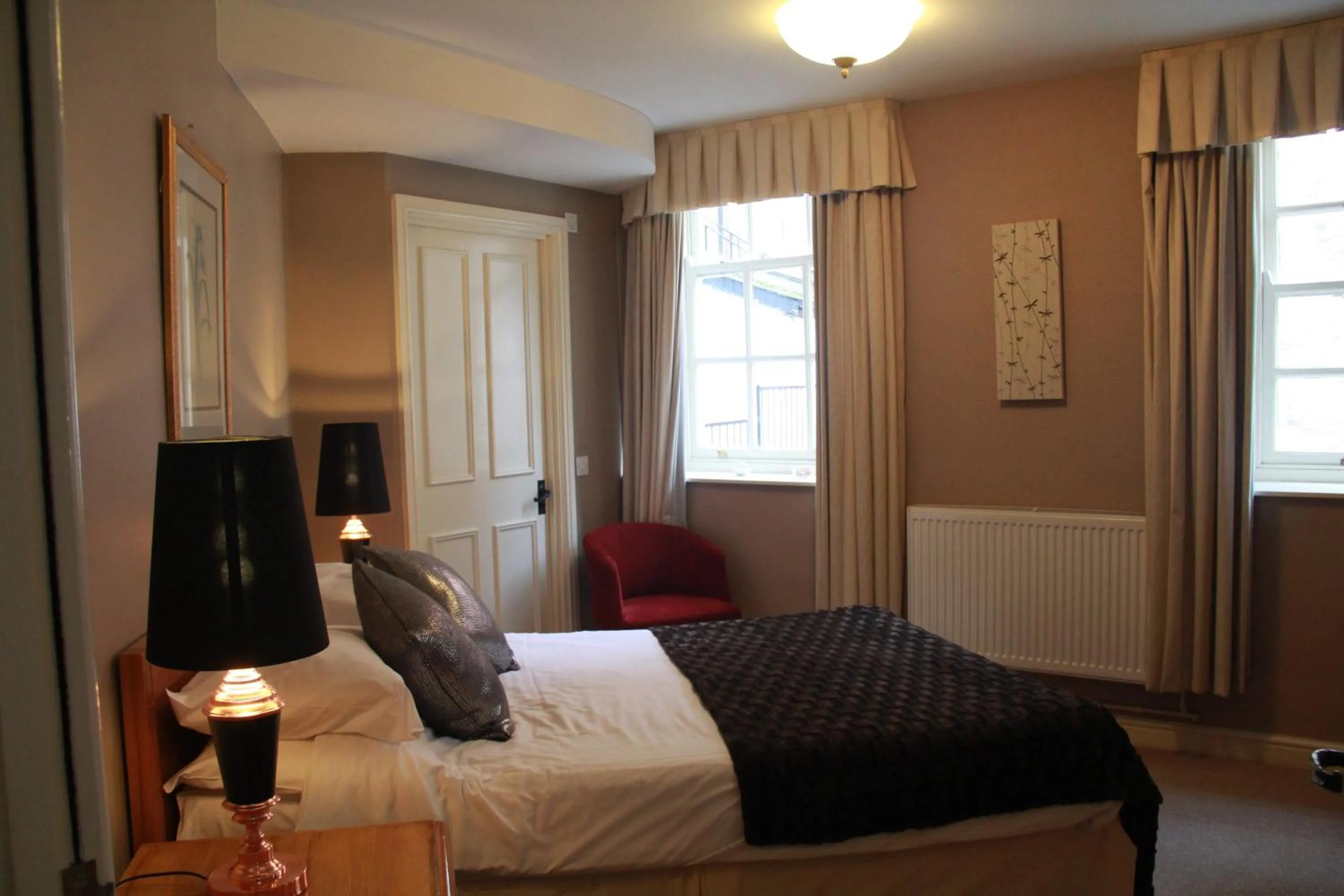 Bedroom, Bed in The Kings Head Hotel