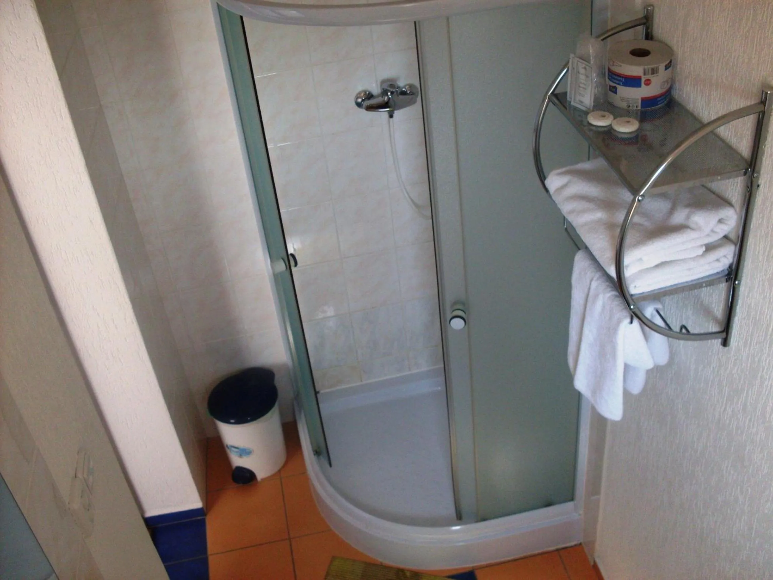 Shower in Promohotel Slavie