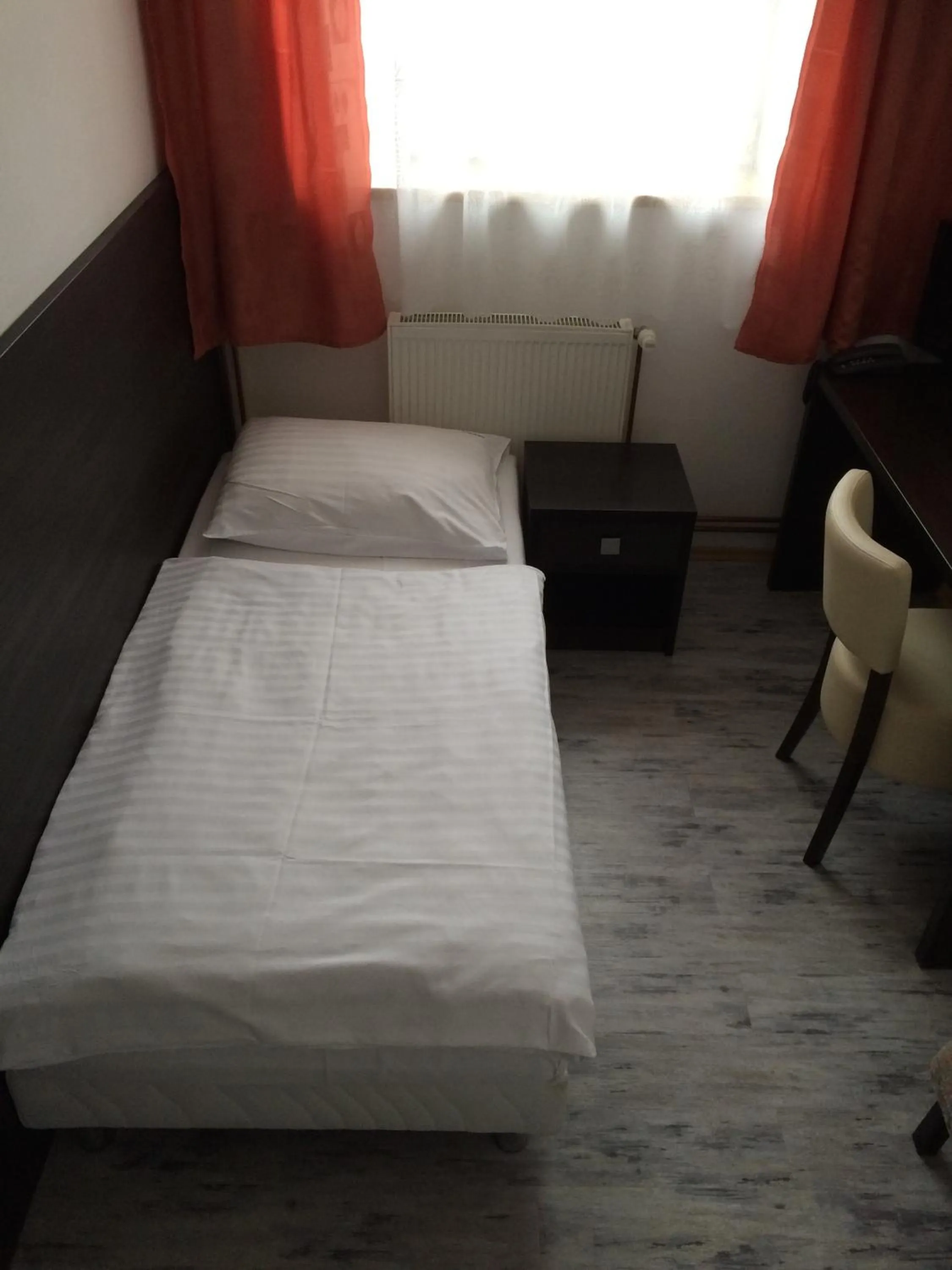 Day, Bed in Promohotel Slavie