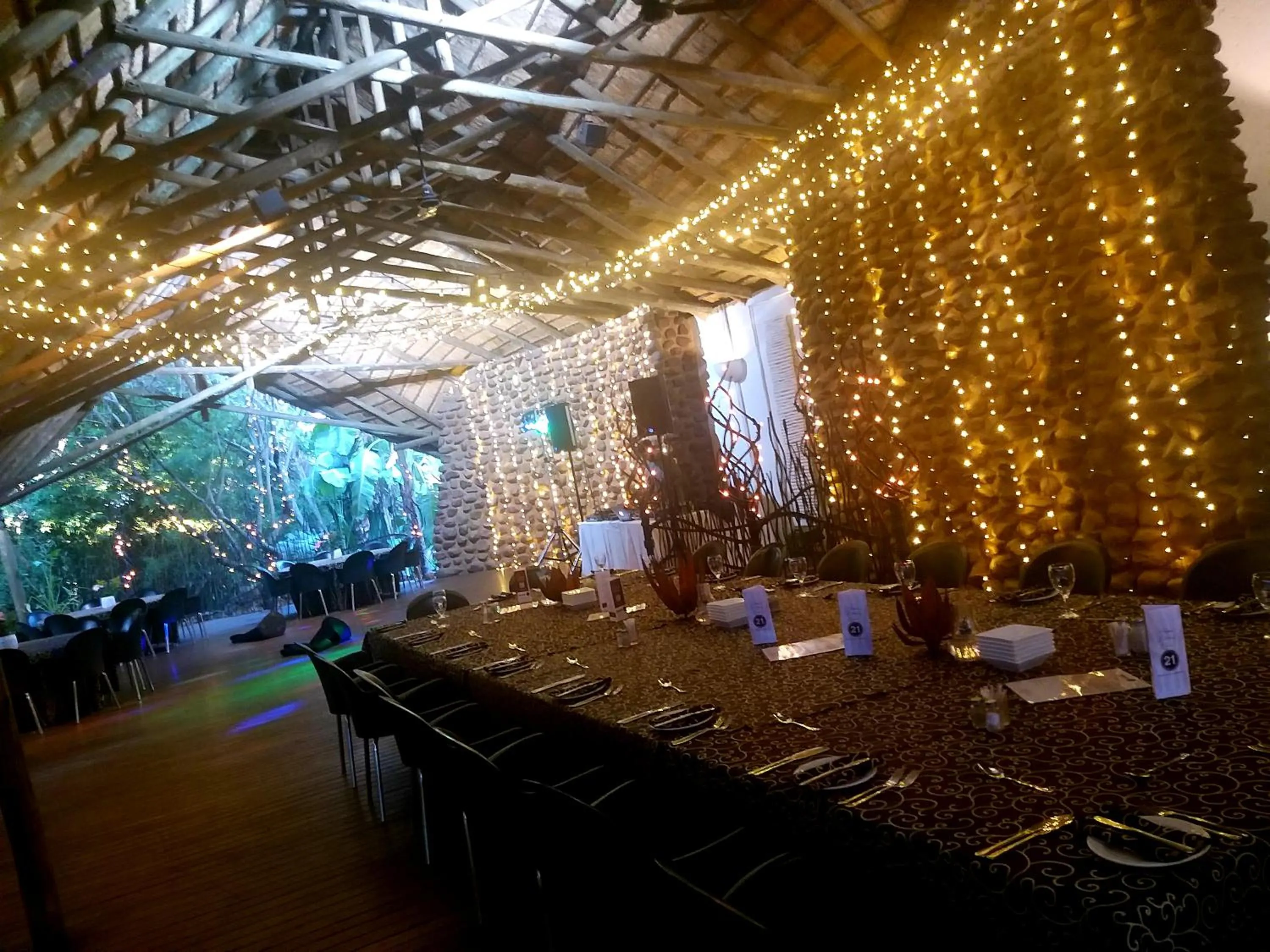 Restaurant/places to eat in Hakunamatata Lodge & Health Spa