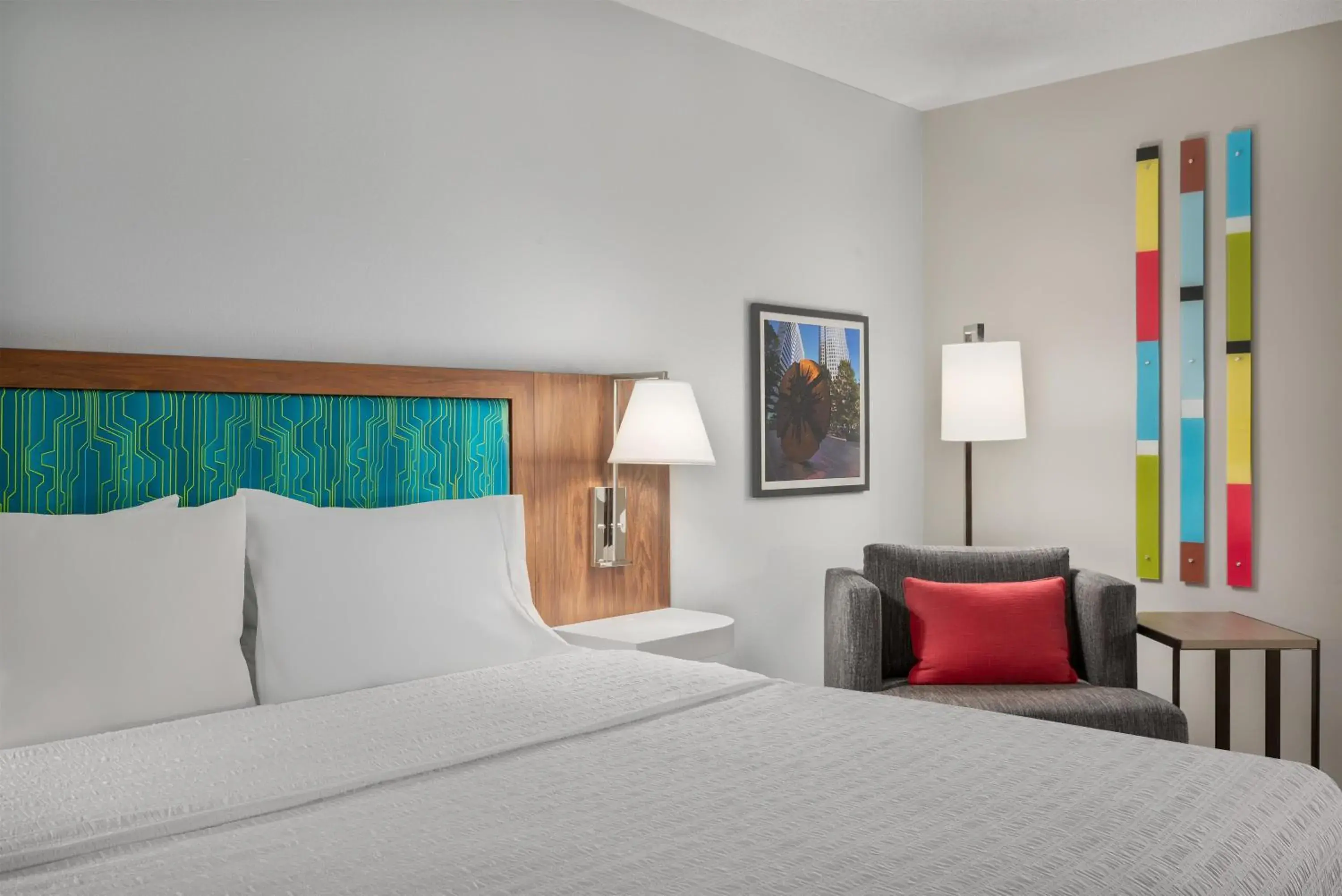 Bed in Hampton Inn & Suites Charlotte Arrowood Rd Bed in Hampton Inn & Suites Charlotte Arrowood Rd