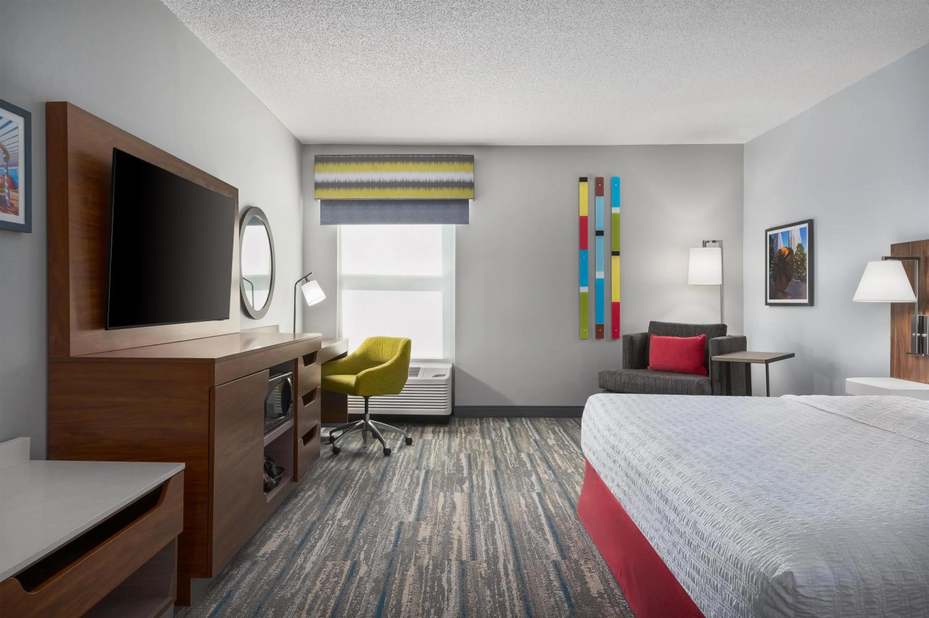 Bed in Hampton Inn & Suites Charlotte Arrowood Rd