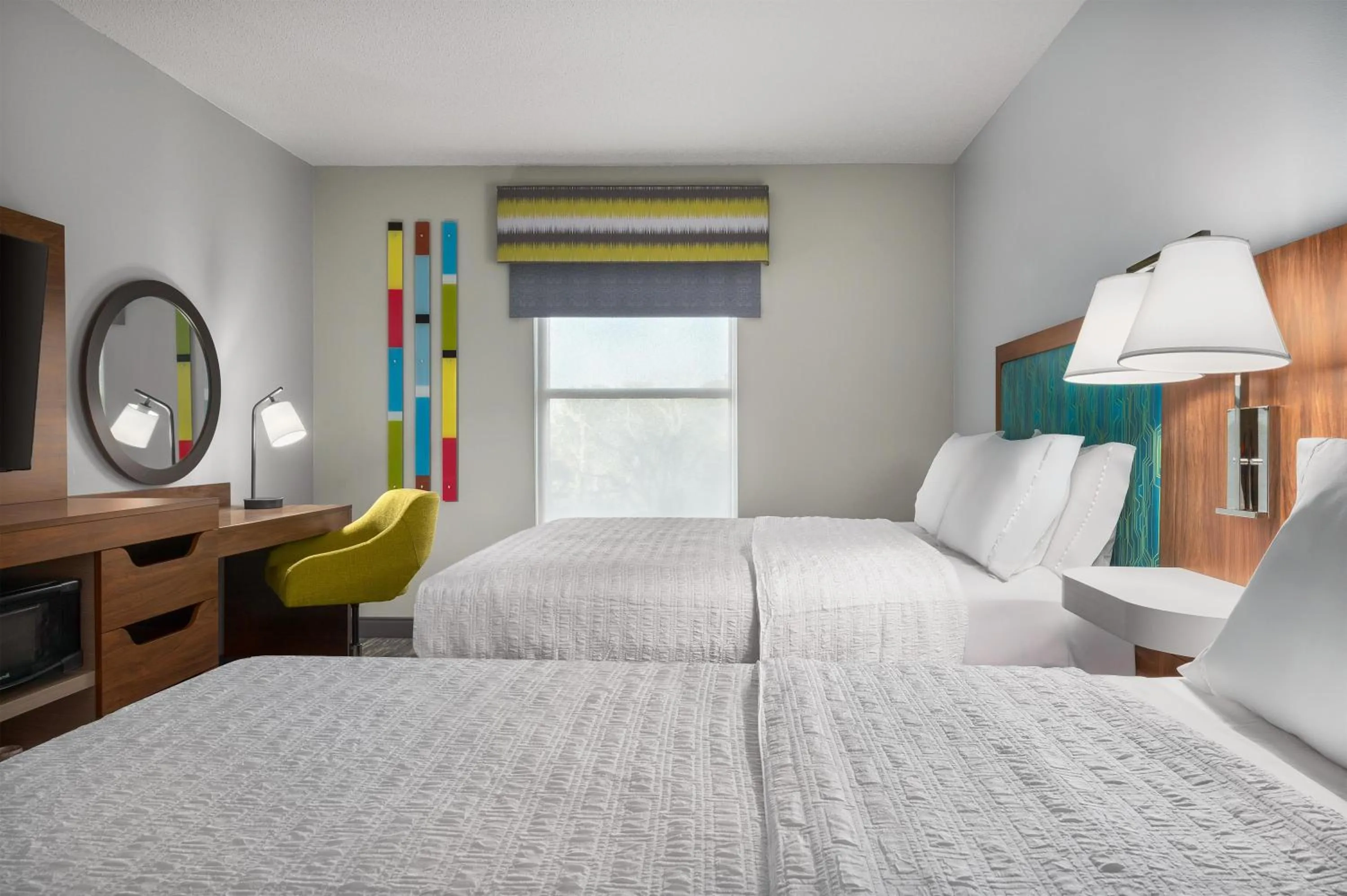 Bed in Hampton Inn & Suites Charlotte Arrowood Rd