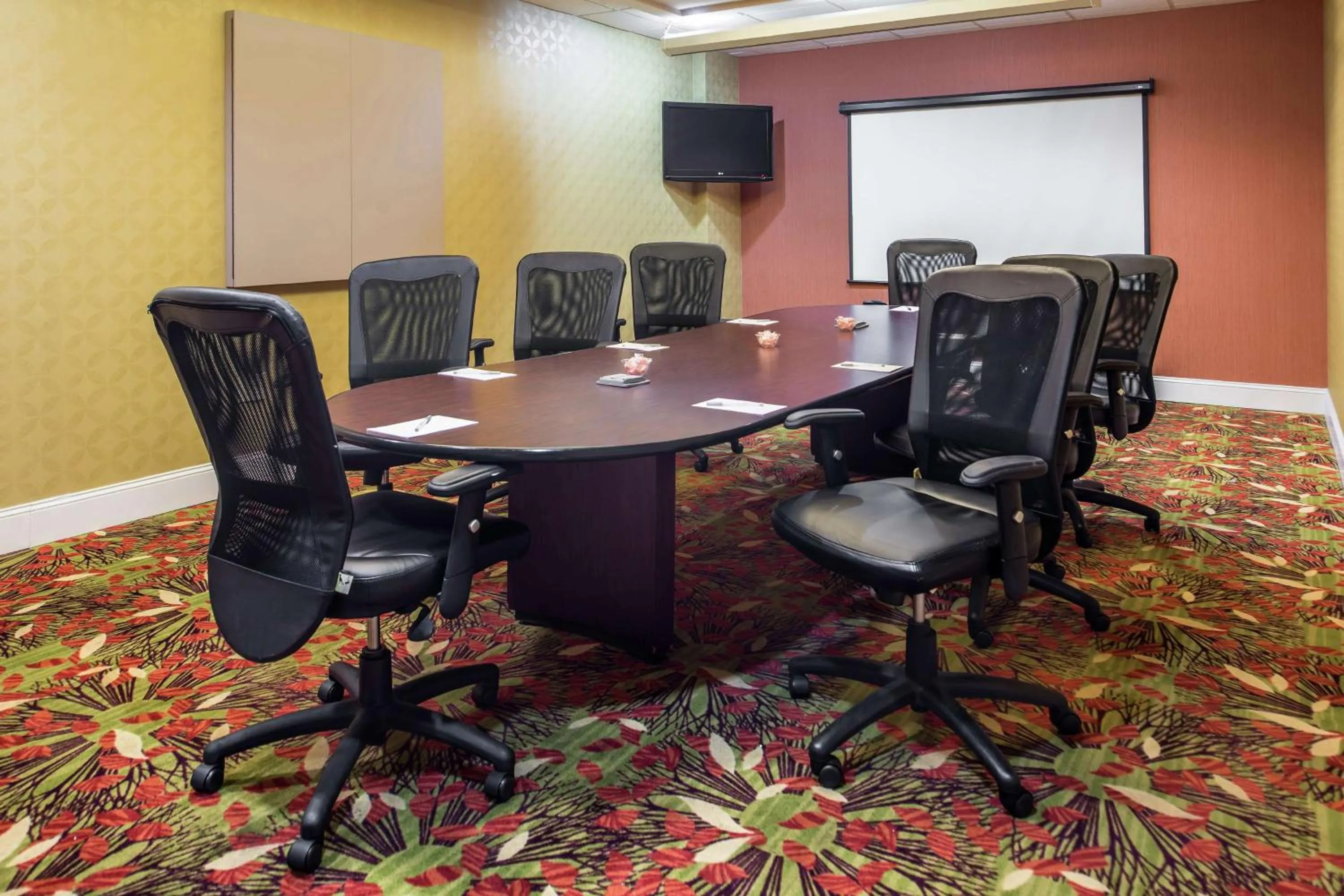 Meeting/conference room in Hampton Inn & Suites Charlotte Arrowood Rd