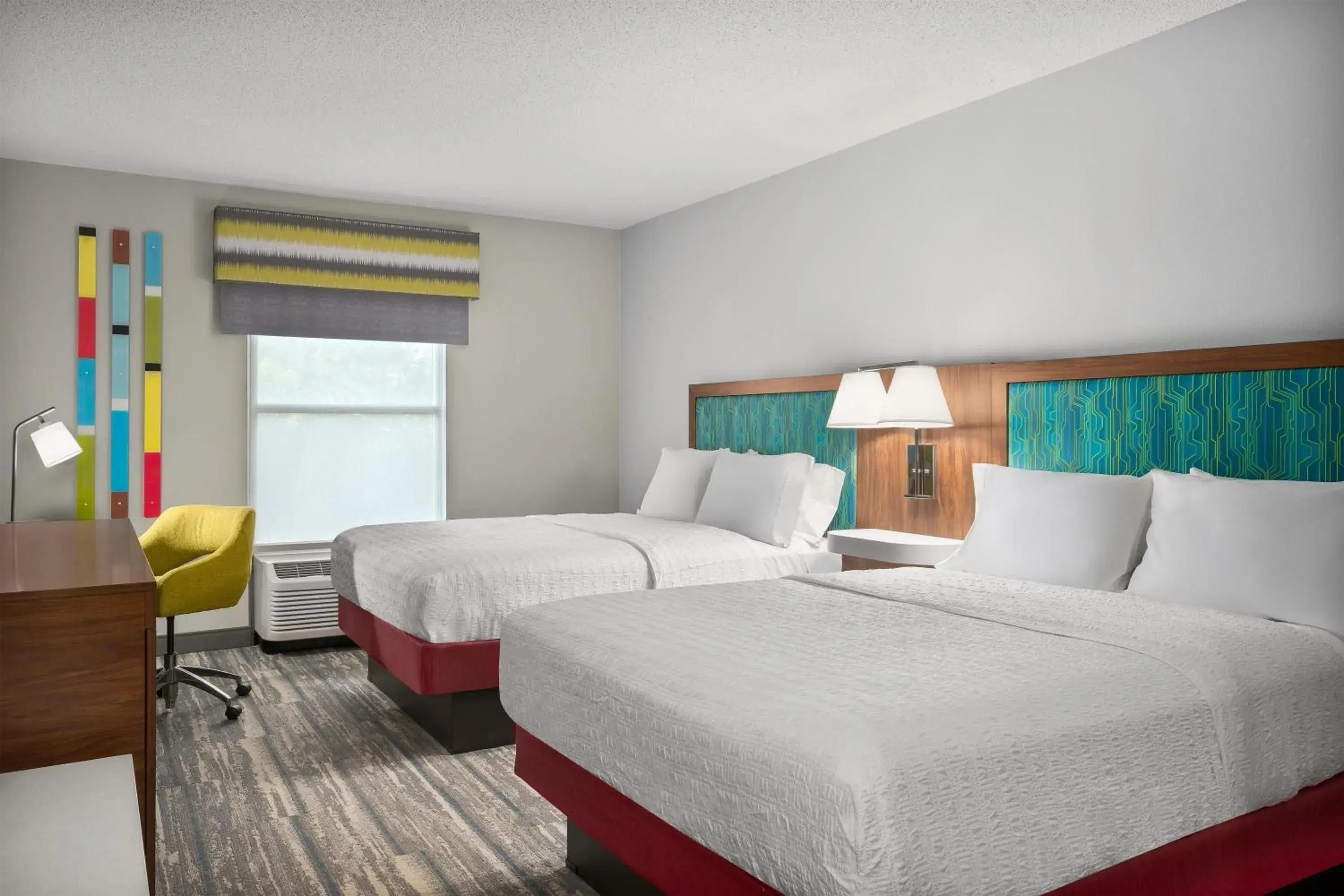 Bed in Hampton Inn & Suites Charlotte Arrowood Rd Bed in Hampton Inn & Suites Charlotte Arrowood Rd