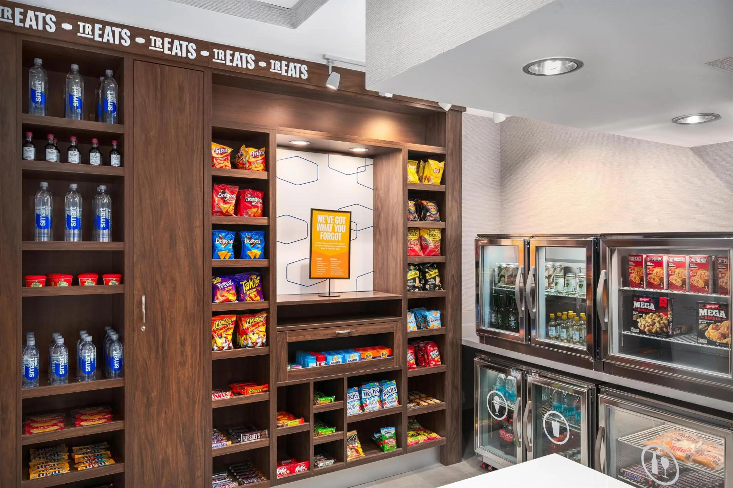 Restaurant/places to eat in Hampton Inn & Suites Charlotte Arrowood Rd