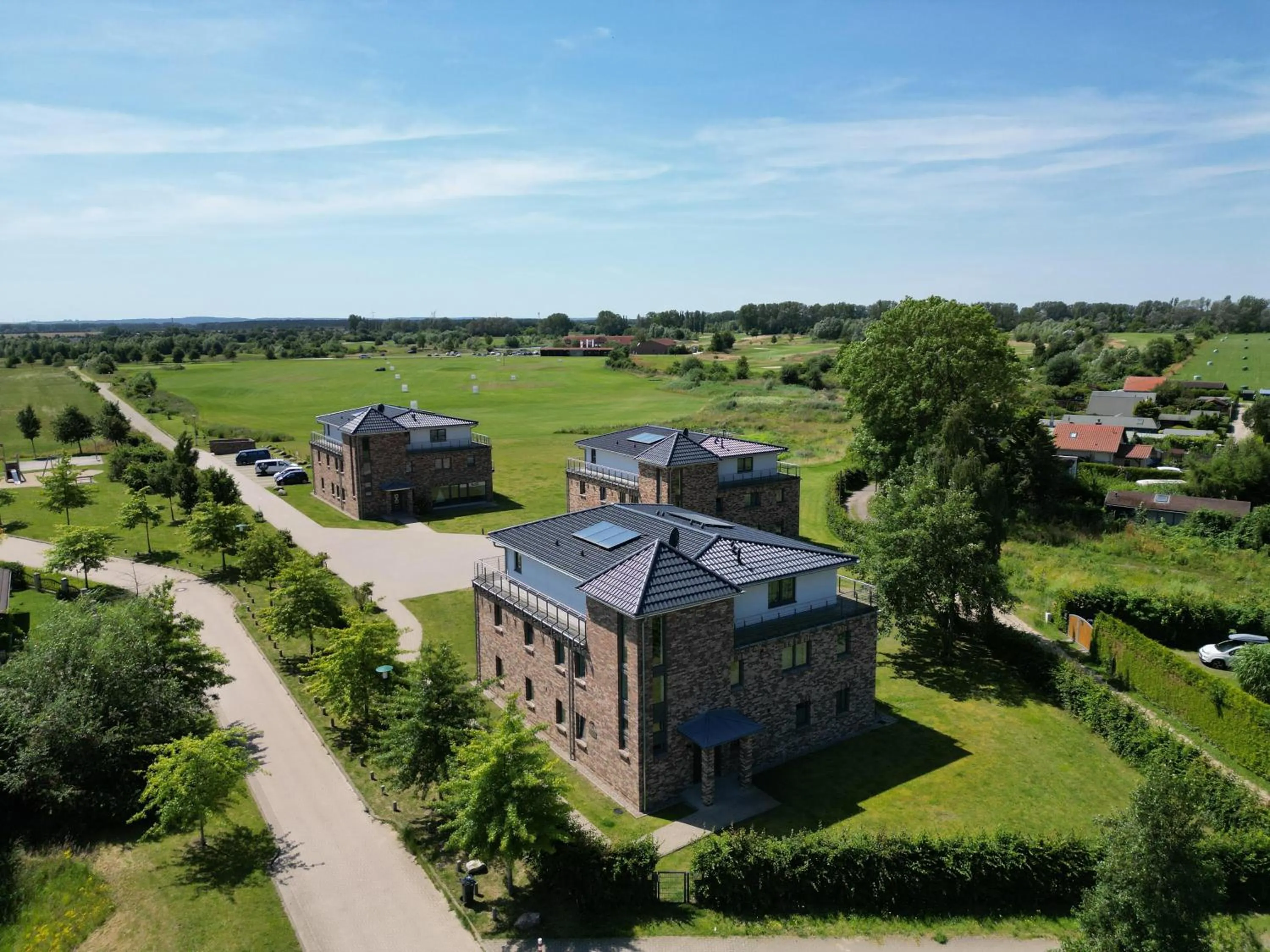 Property building in Appartements an der Golfanlage