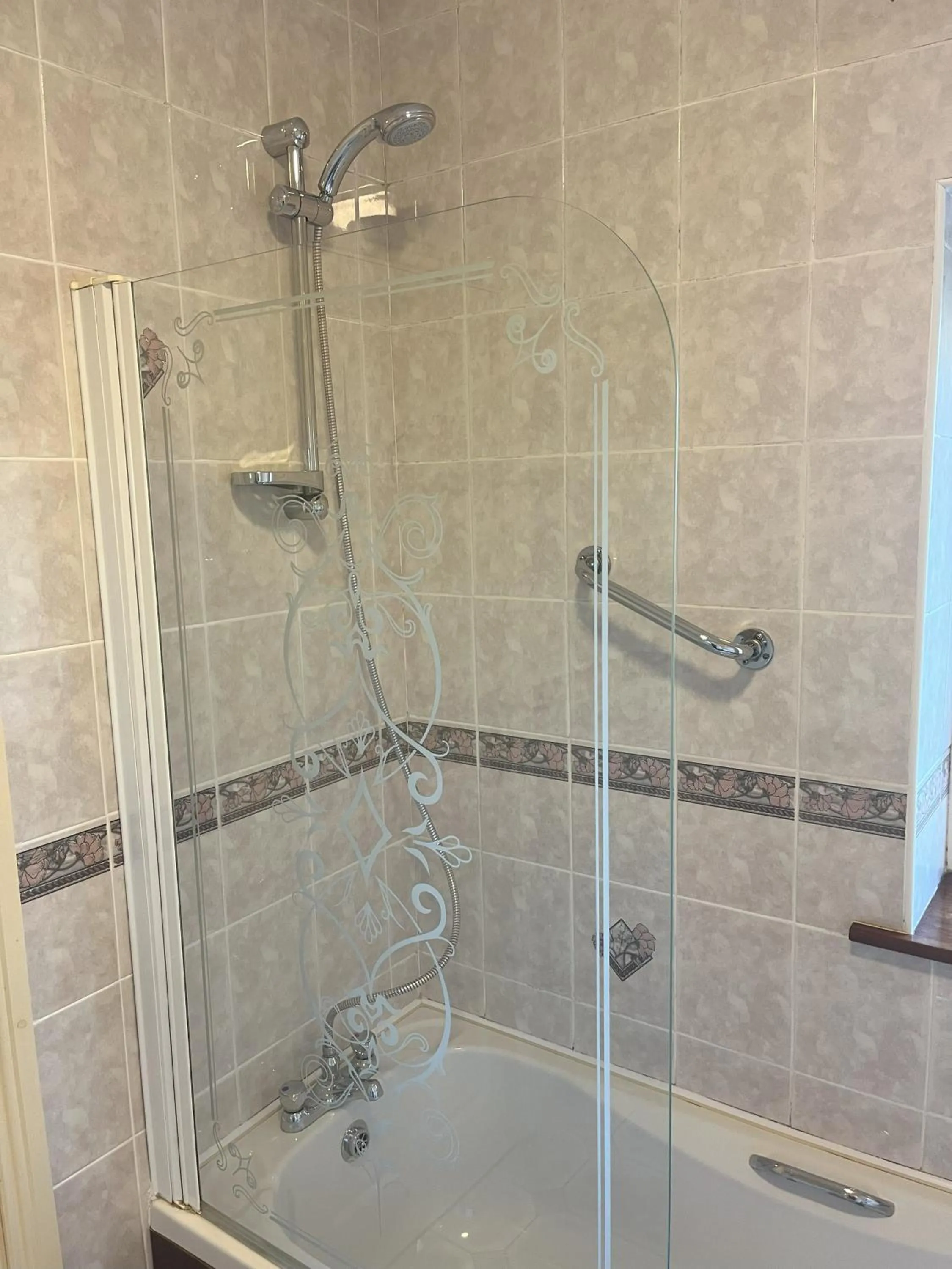 Bathroom in PK Lodge Bed and breakfast