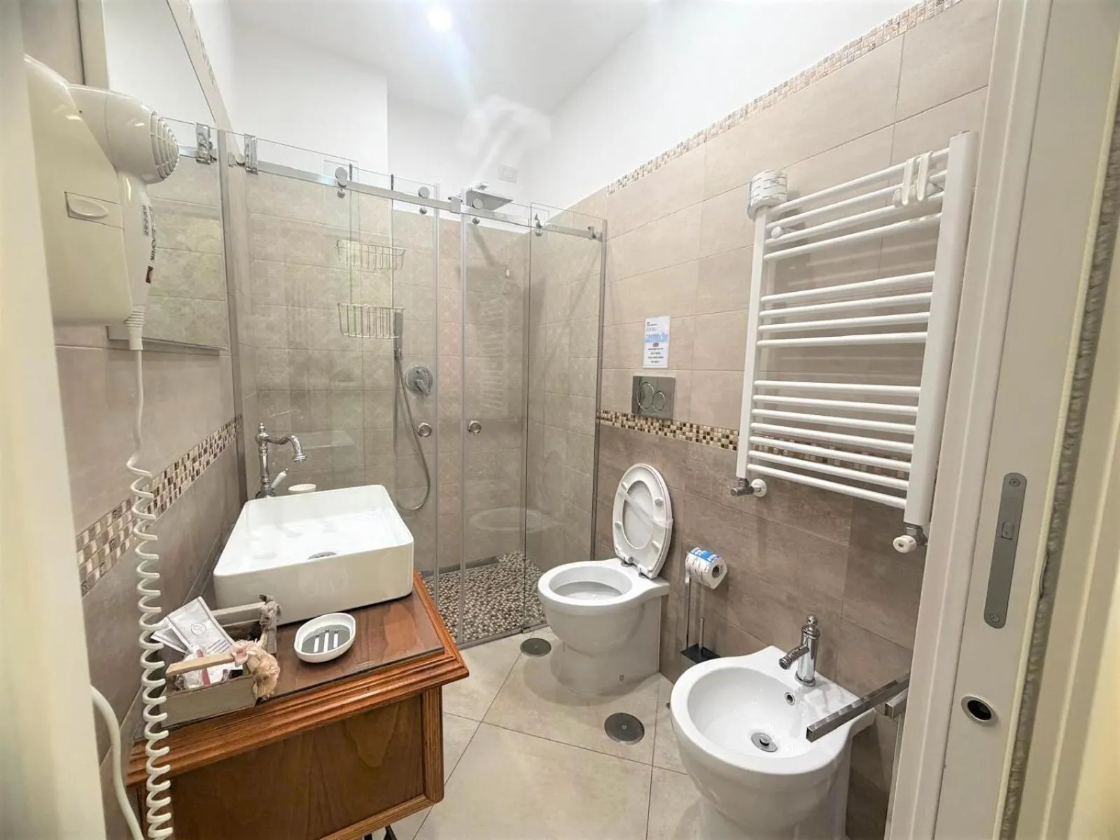 Shower in B&B Pompei Olympus