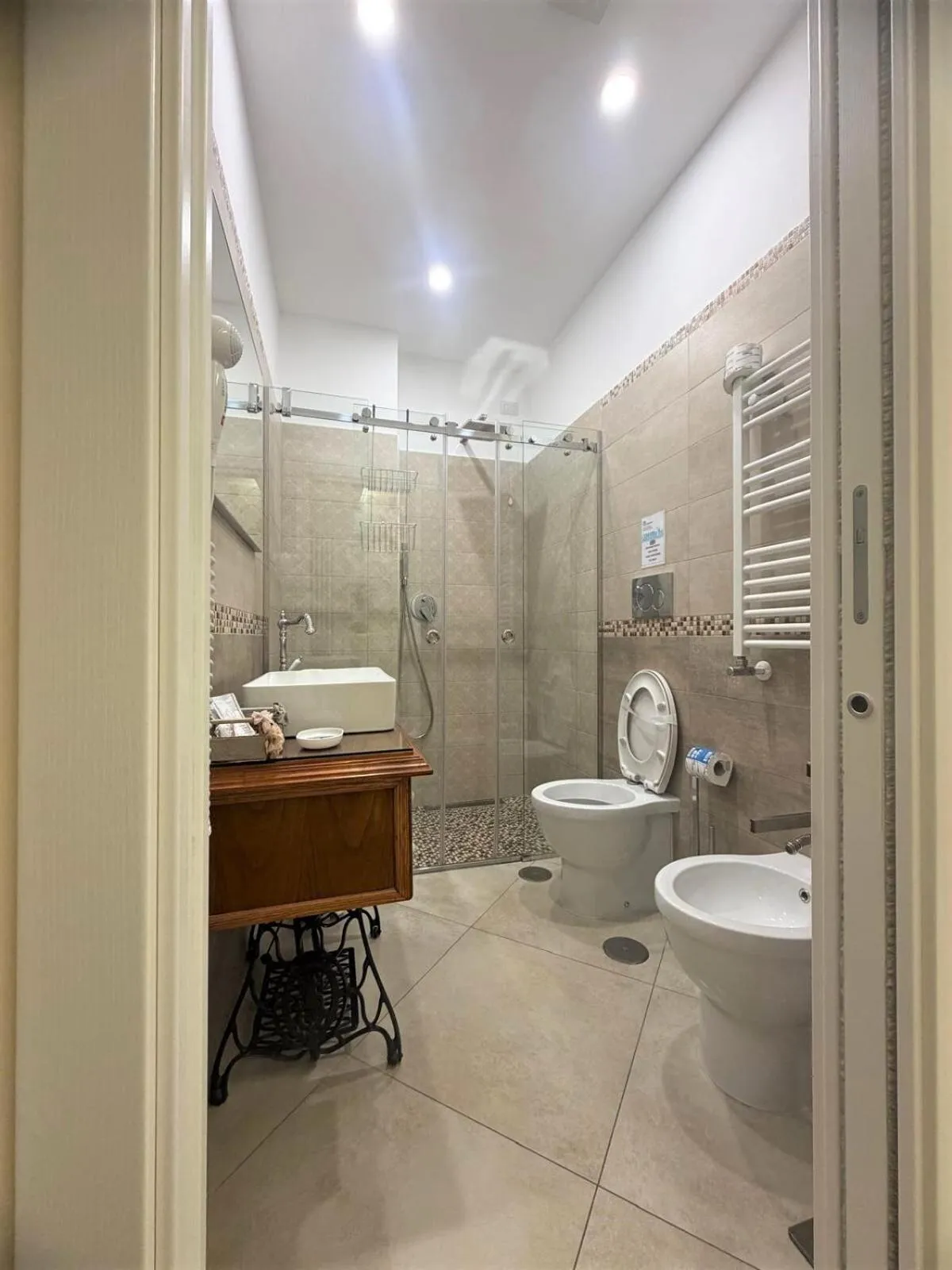 Shower in B&B Pompei Olympus