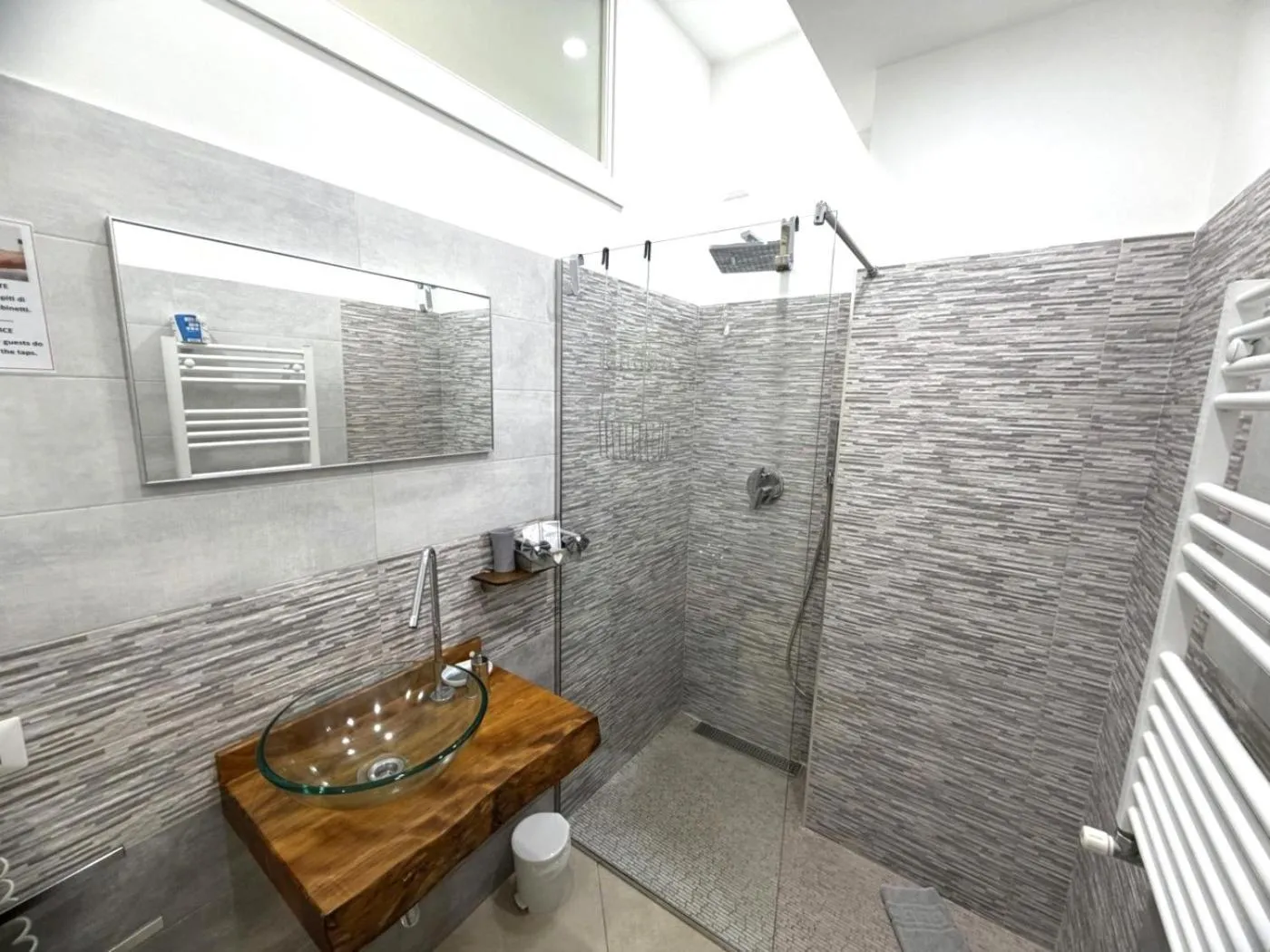 Shower in B&B Pompei Olympus