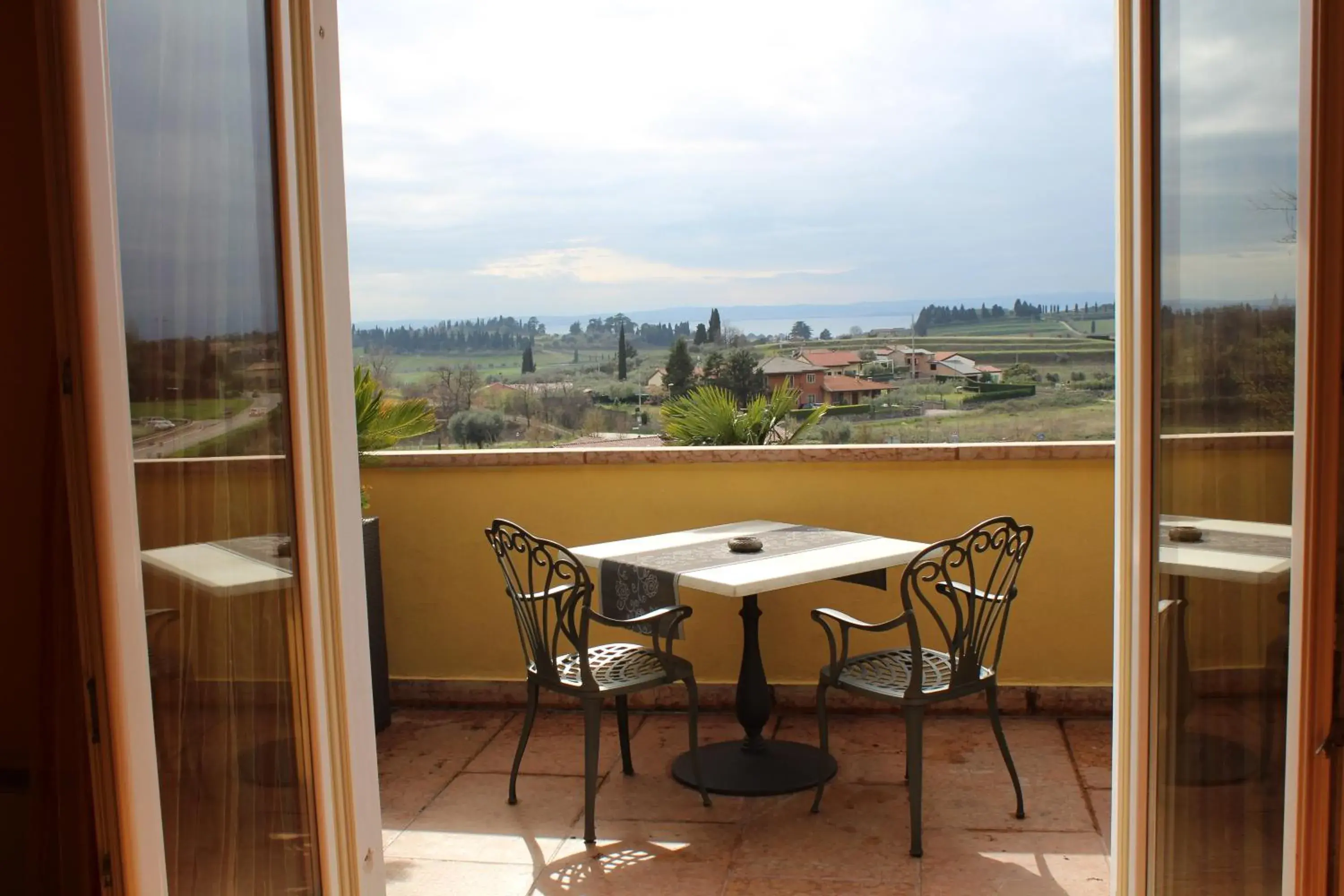 Deluxe Double Room with Lake View in Hotel La Dolce Vita Deluxe Double Room with Lake View in Hotel La Dolce Vita