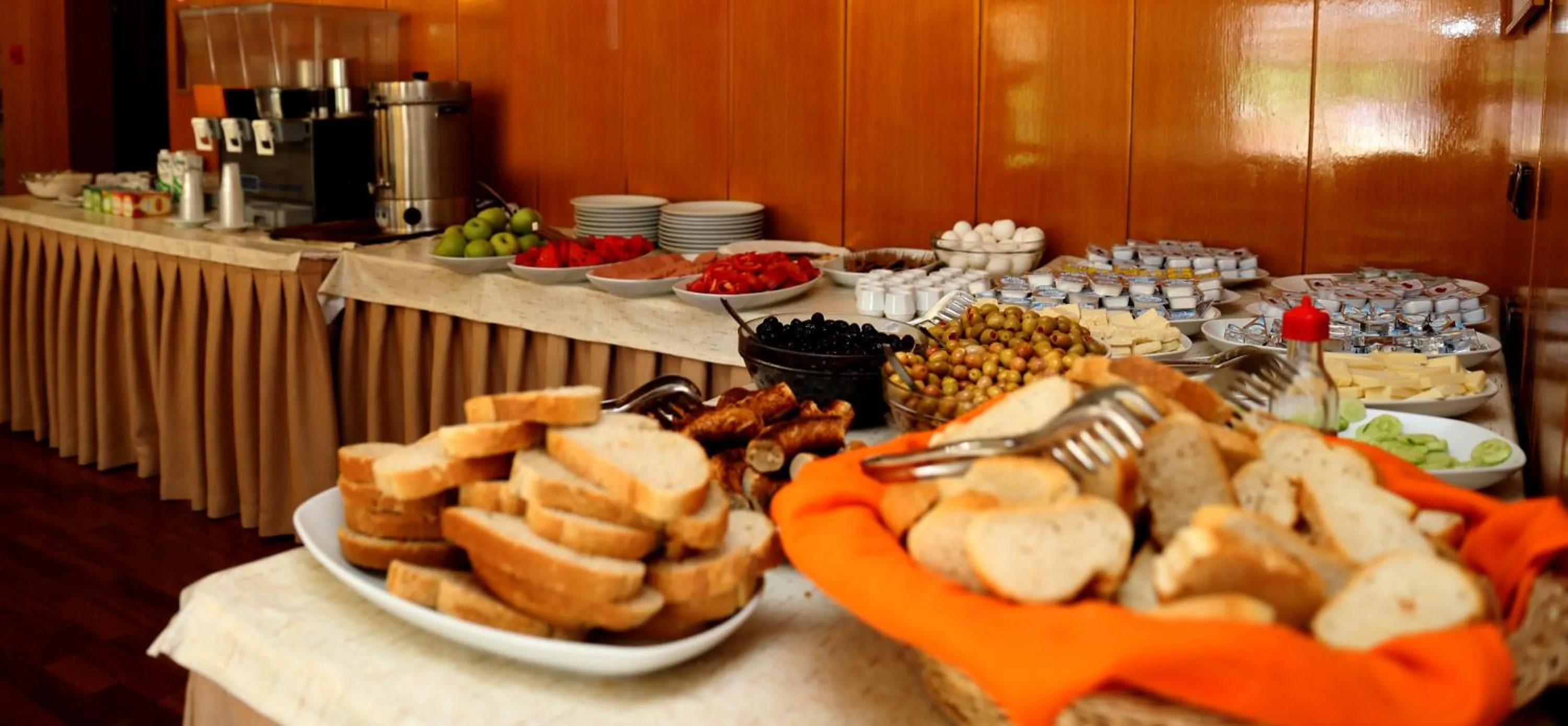 Buffet breakfast in Rıdvan Hotel