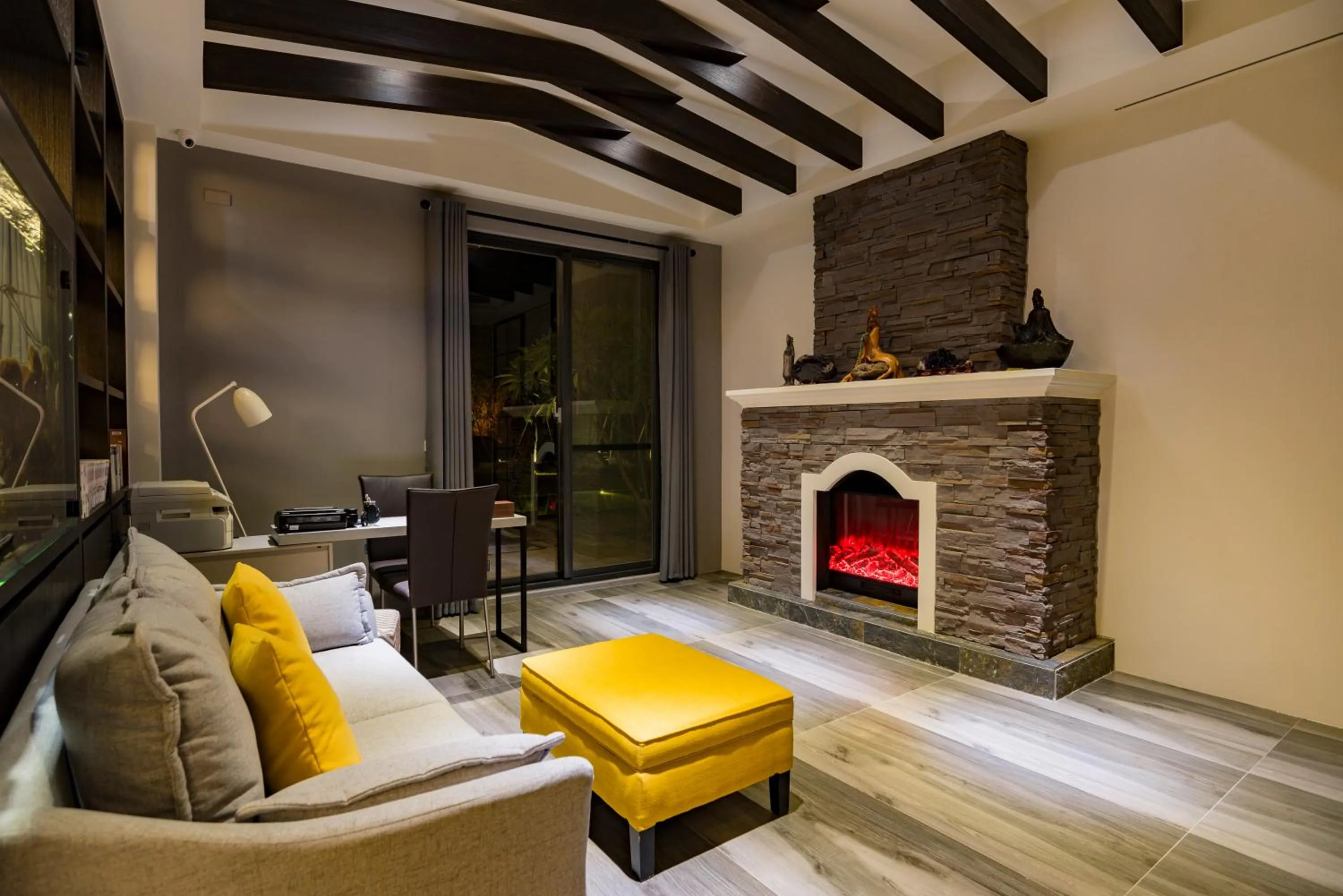 Library in Follow the Cloud B&B