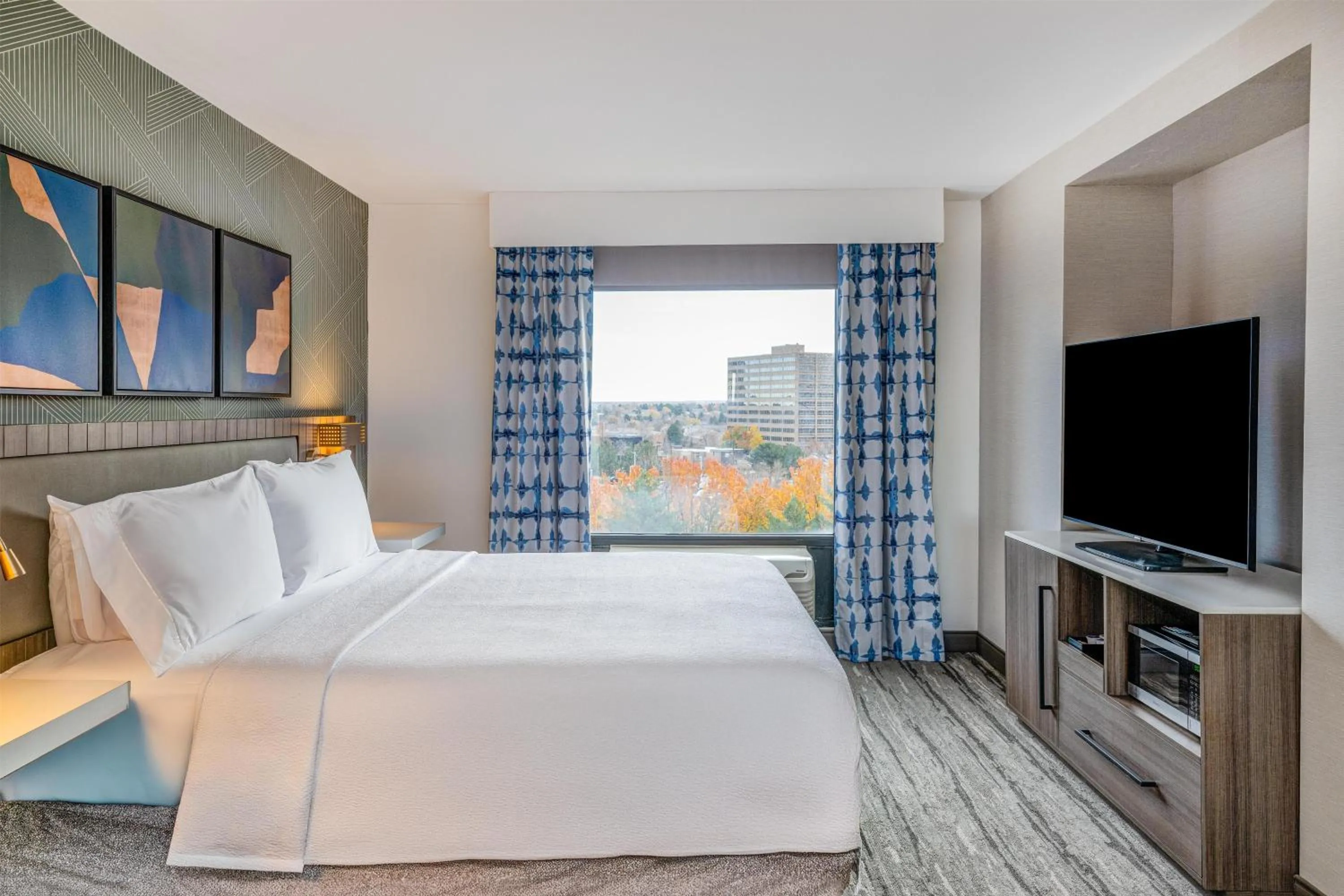 Bed in Hilton Garden Inn Denver Tech Center