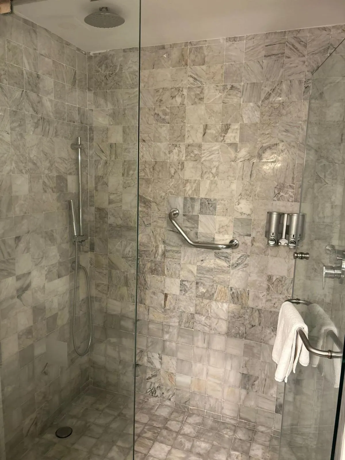 Shower in Barceló Huatulco - All Inclusive