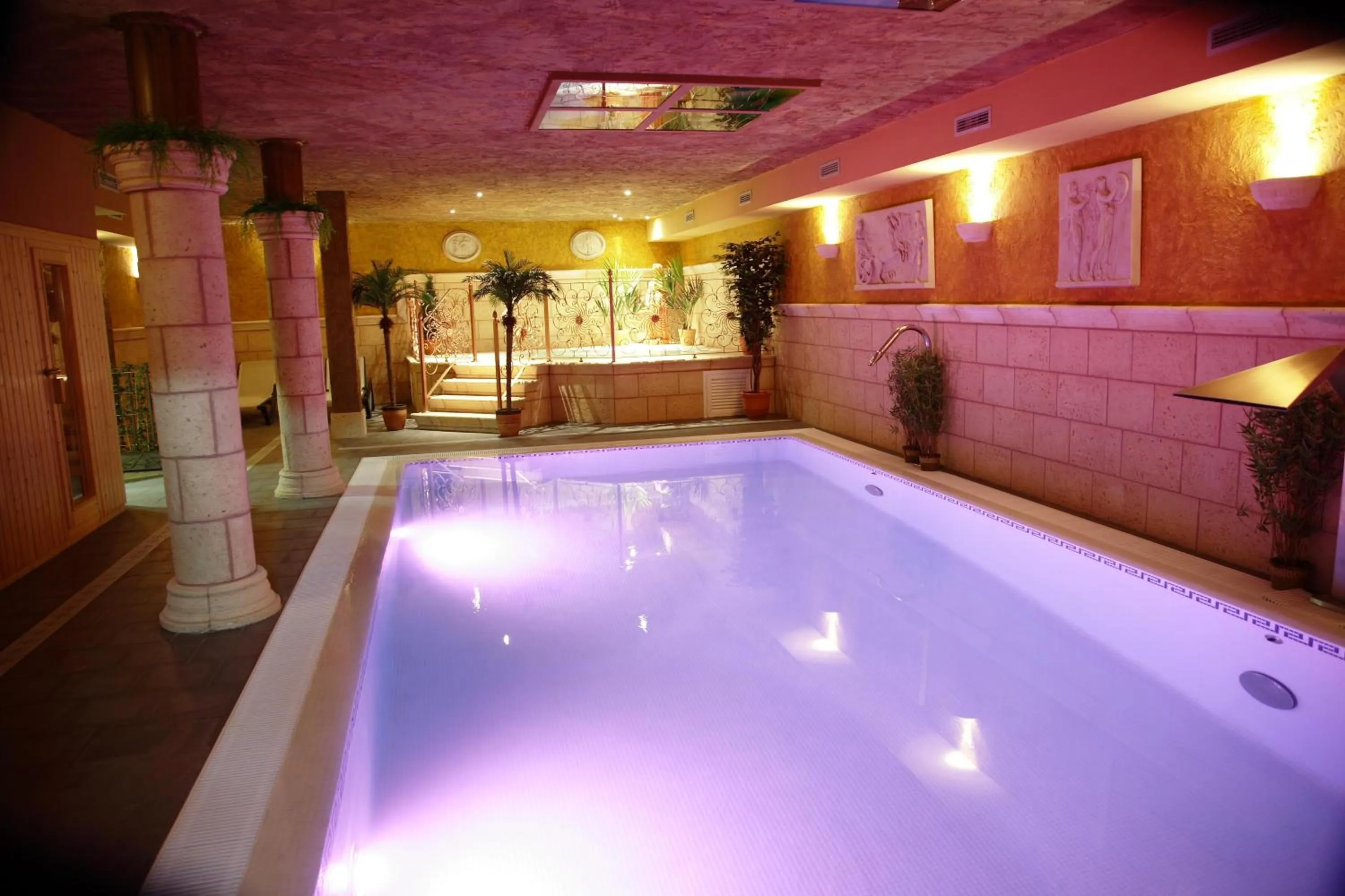 Spa and wellness centre/facilities in Posada-Spa Privilegio de Vara