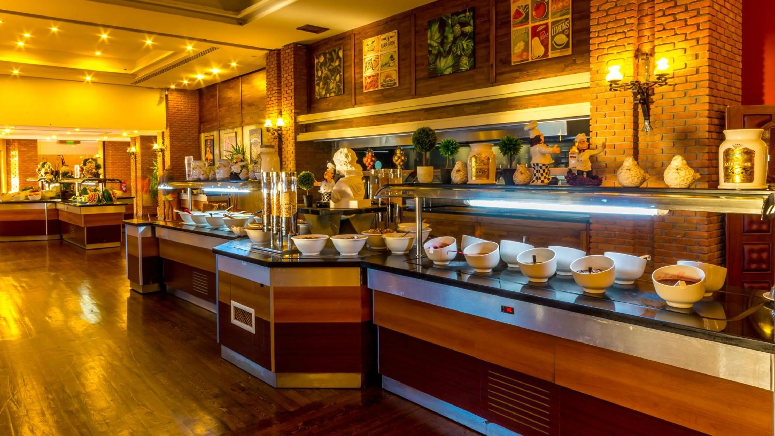 Restaurant/places to eat in Grand Yazıcı Club Marmaris Palace