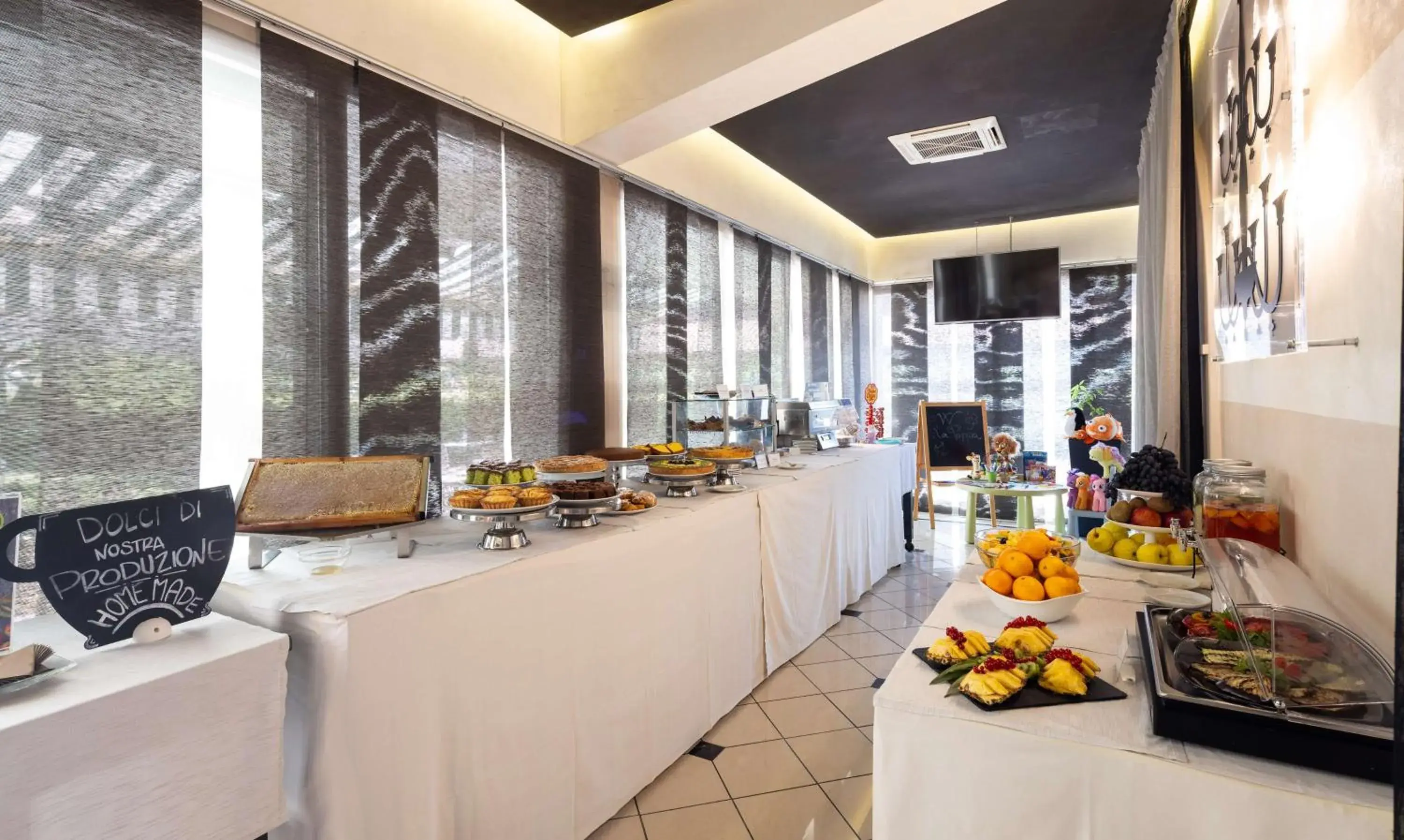Breakfast in Best Western Plus Hotel Modena Resort Breakfast in Best Western Plus Hotel Modena Resort