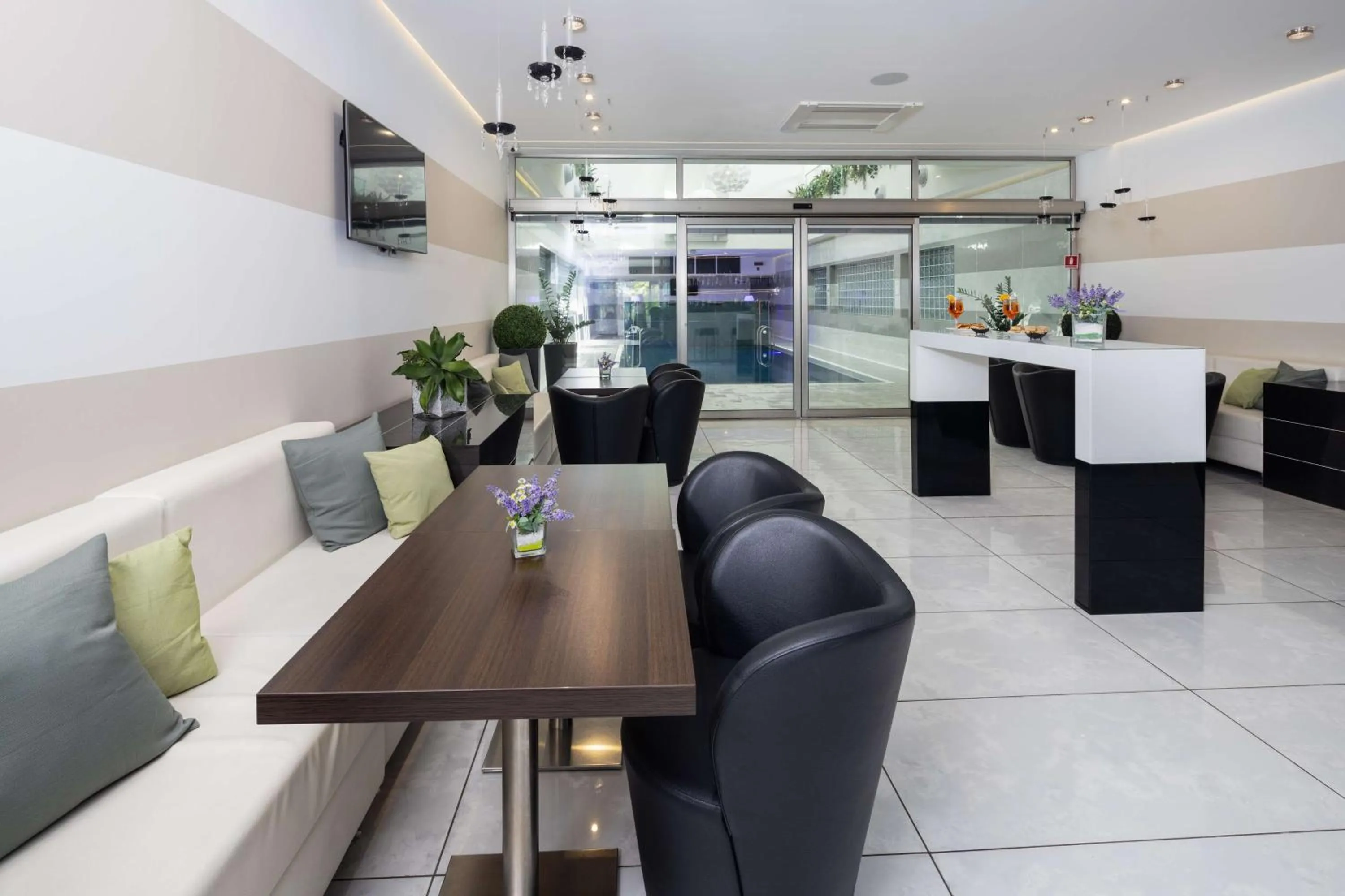 Lounge or bar in Best Western Plus Hotel Modena Resort