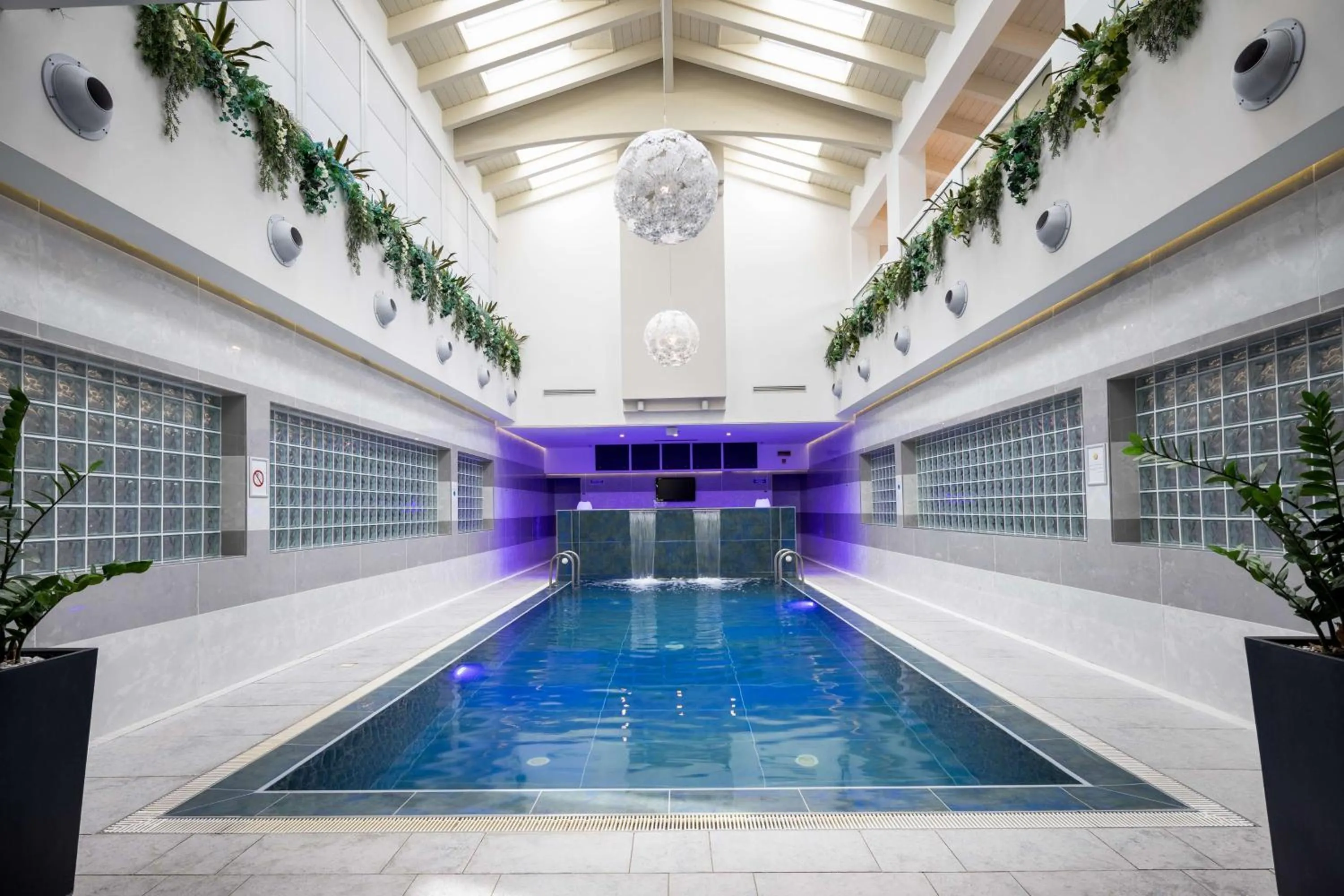 Pool view in Best Western Plus Hotel Modena Resort