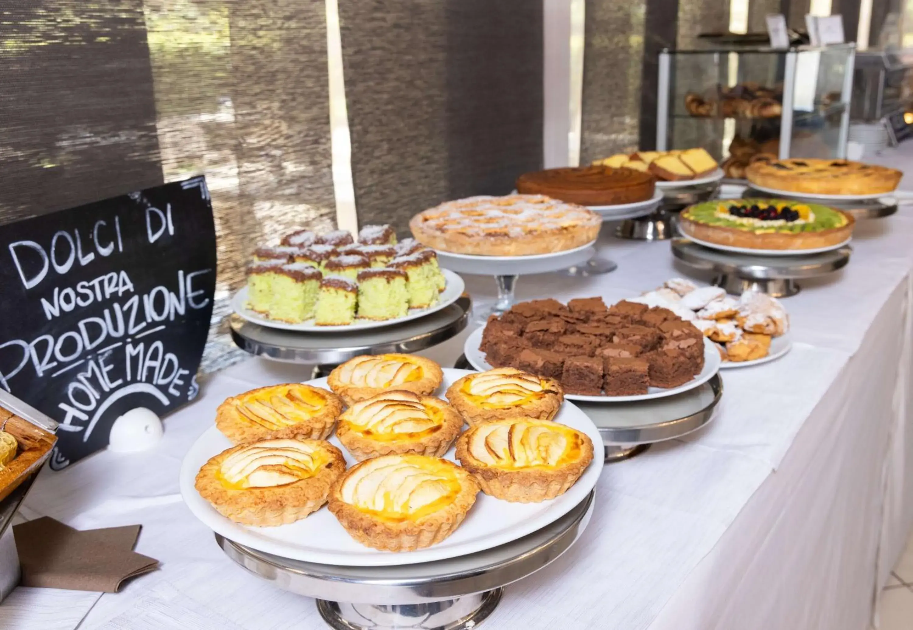 Breakfast in Best Western Plus Hotel Modena Resort Breakfast in Best Western Plus Hotel Modena Resort