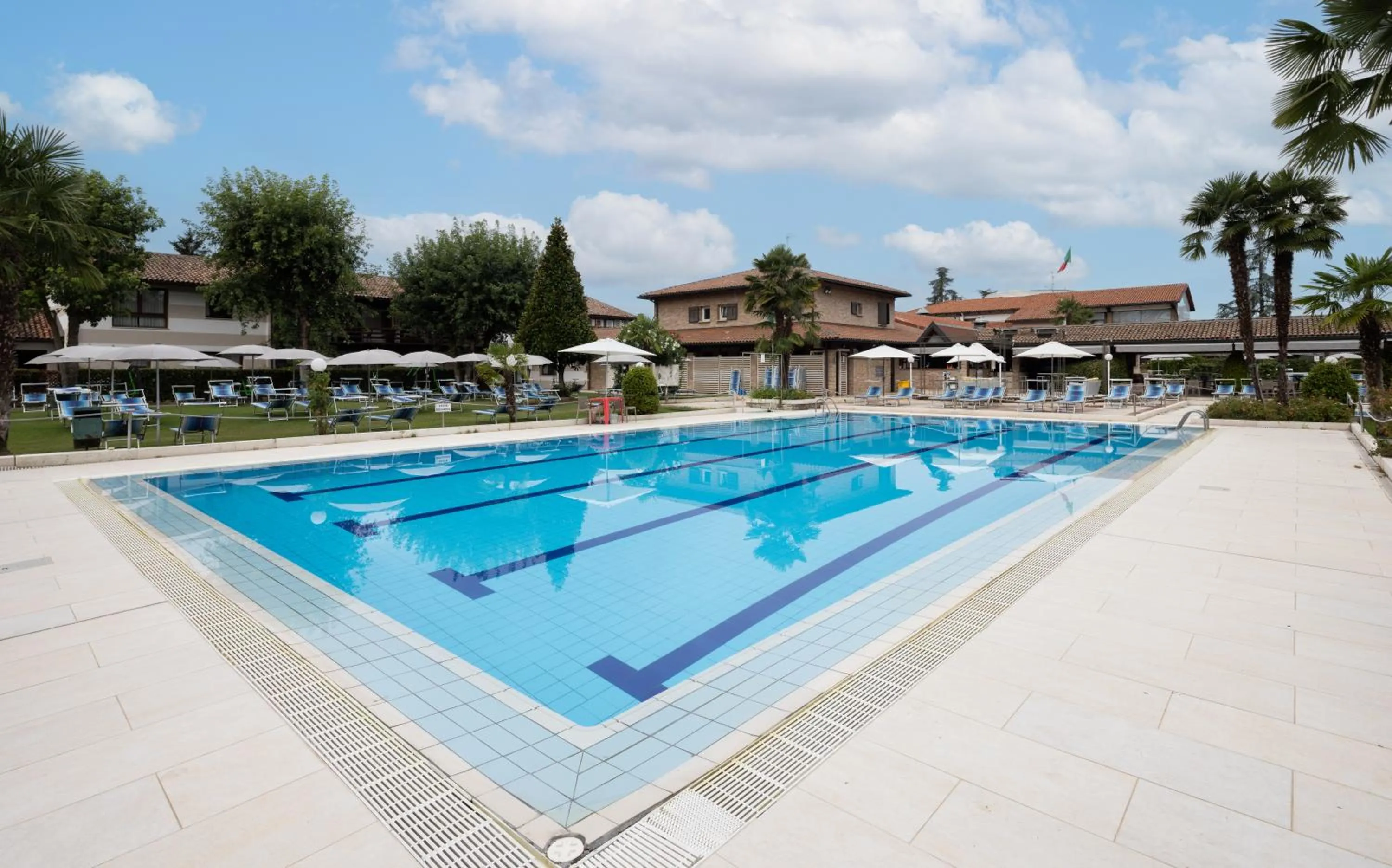 Swimming pool in Best Western Plus Hotel Modena Resort