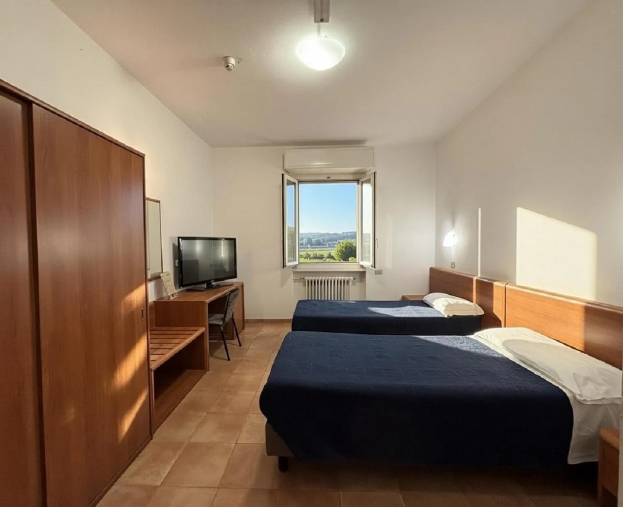 Bedroom, Bed in Hotel Serena