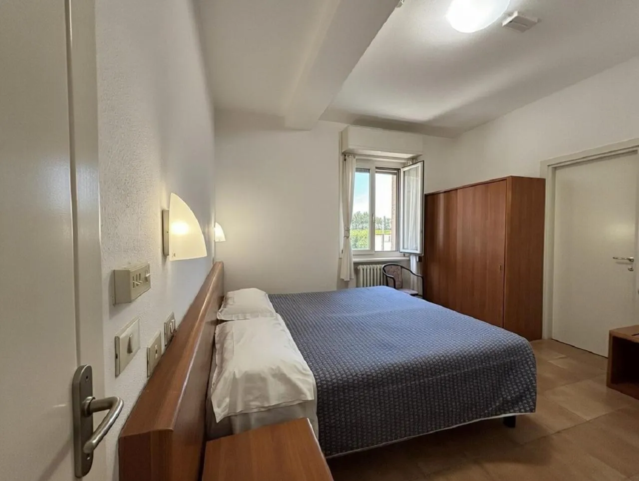 Bedroom, Bed in Hotel Serena