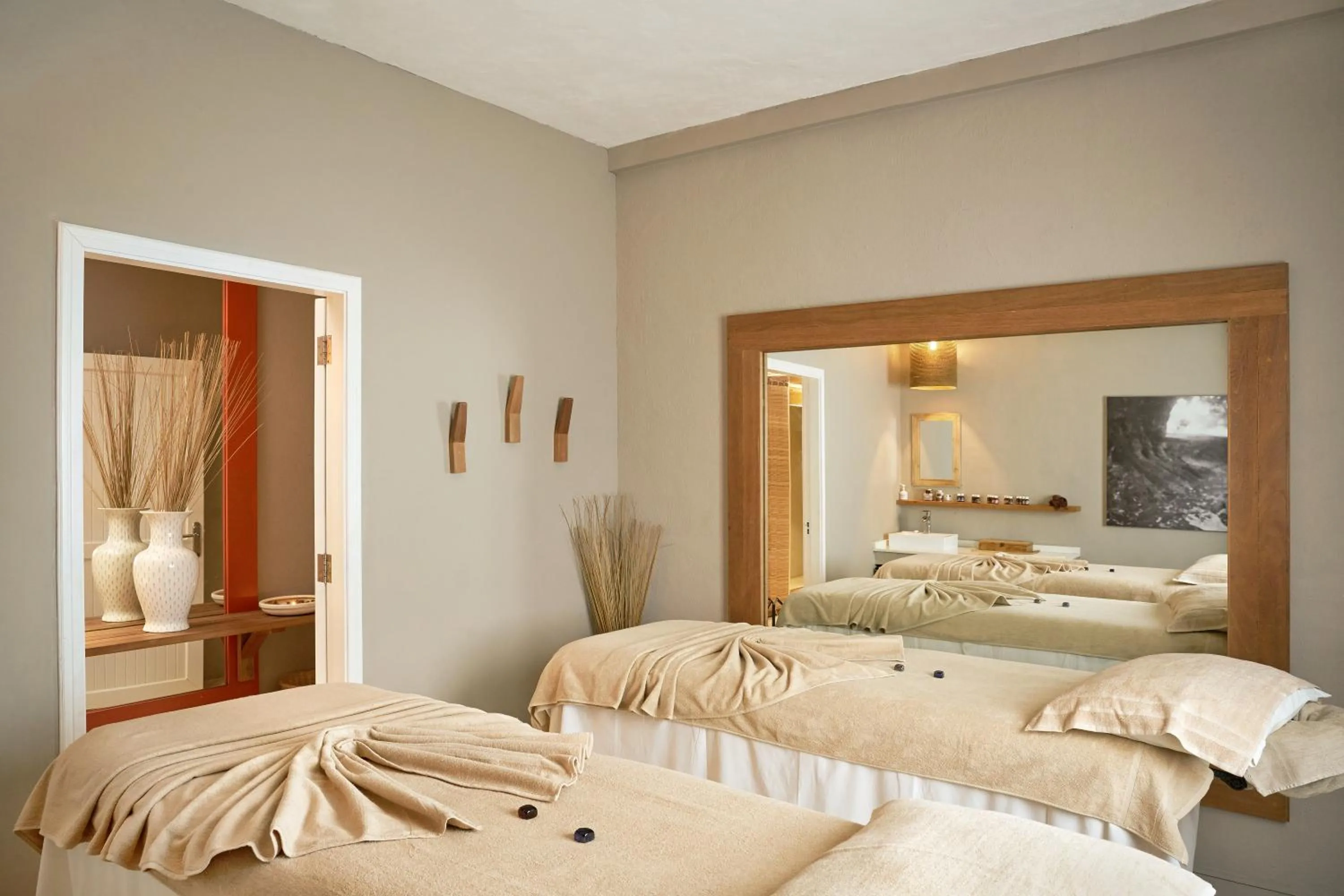 Massage, Bed in Friday Attitude