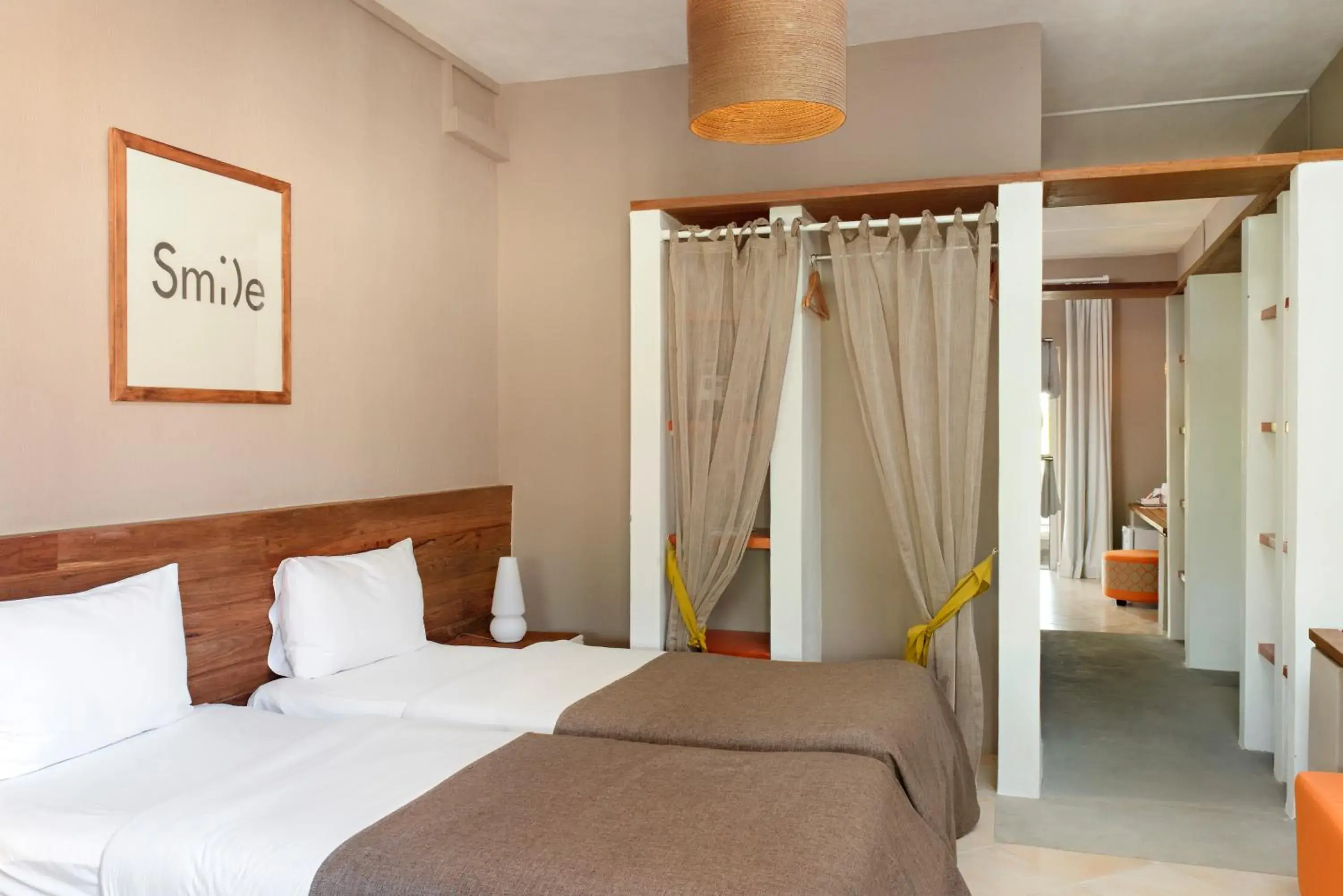 Bed in Friday Attitude Bed in Friday Attitude