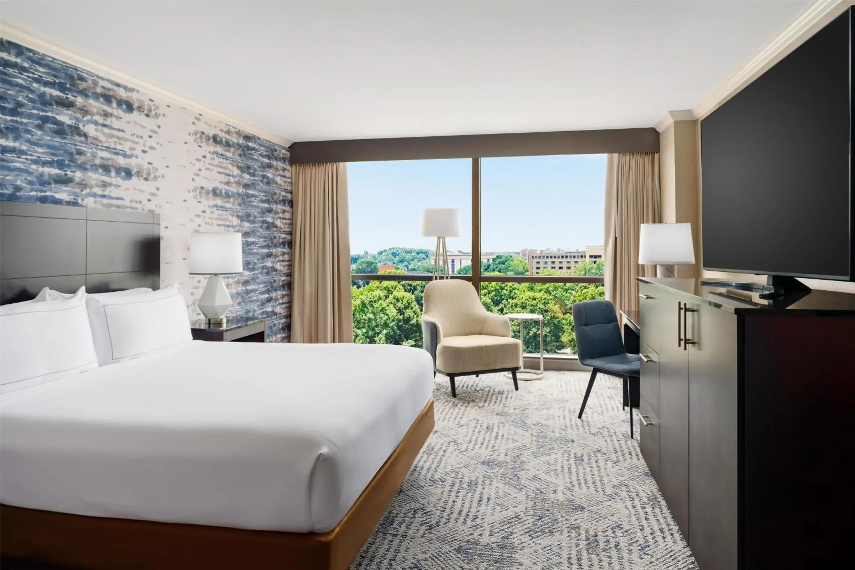 Deluxe King Room in Hilton Charlotte University Place Deluxe King Room in Hilton Charlotte University Place