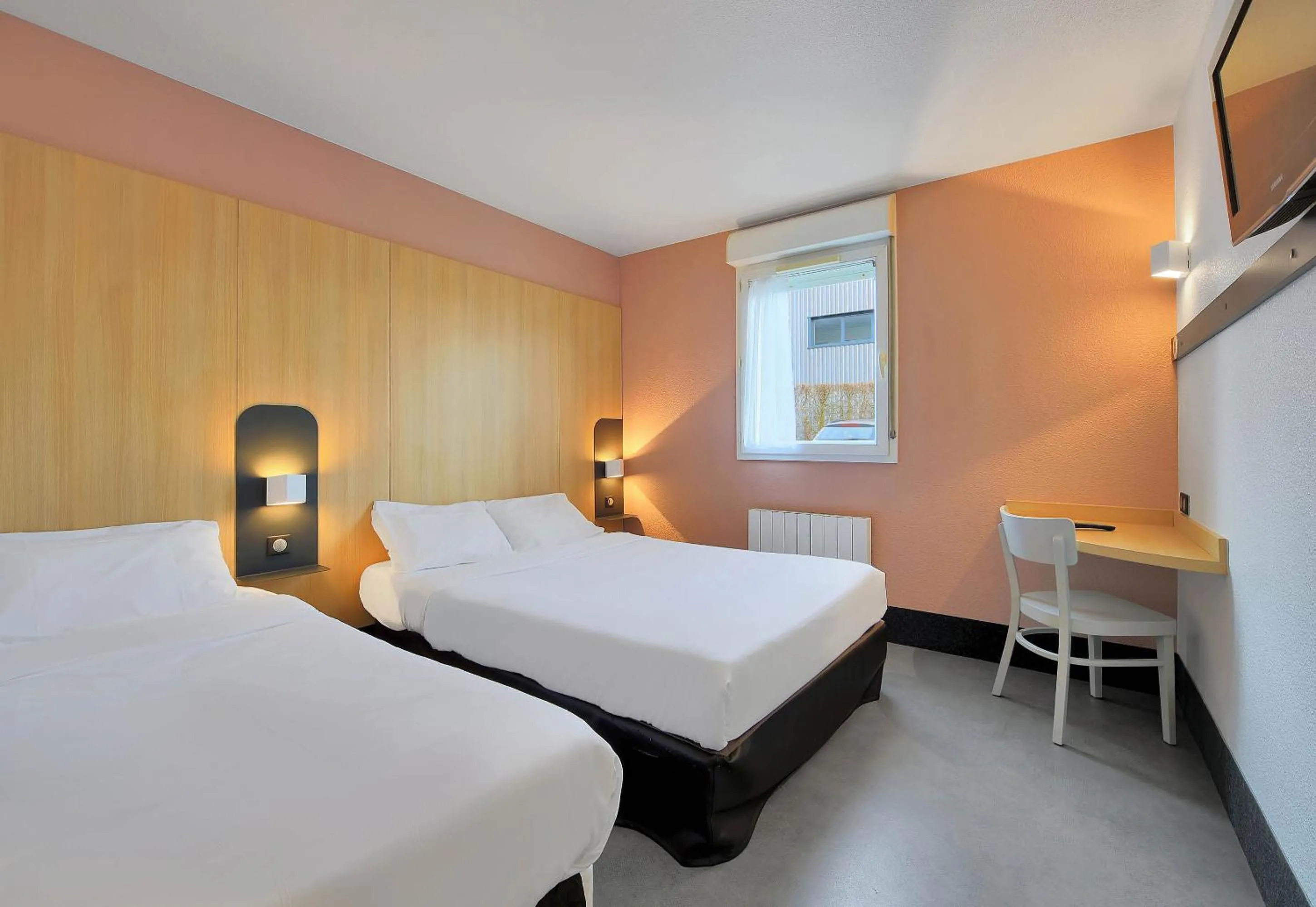 Bedroom, Bed in B&B HOTEL Le Tréport Friville