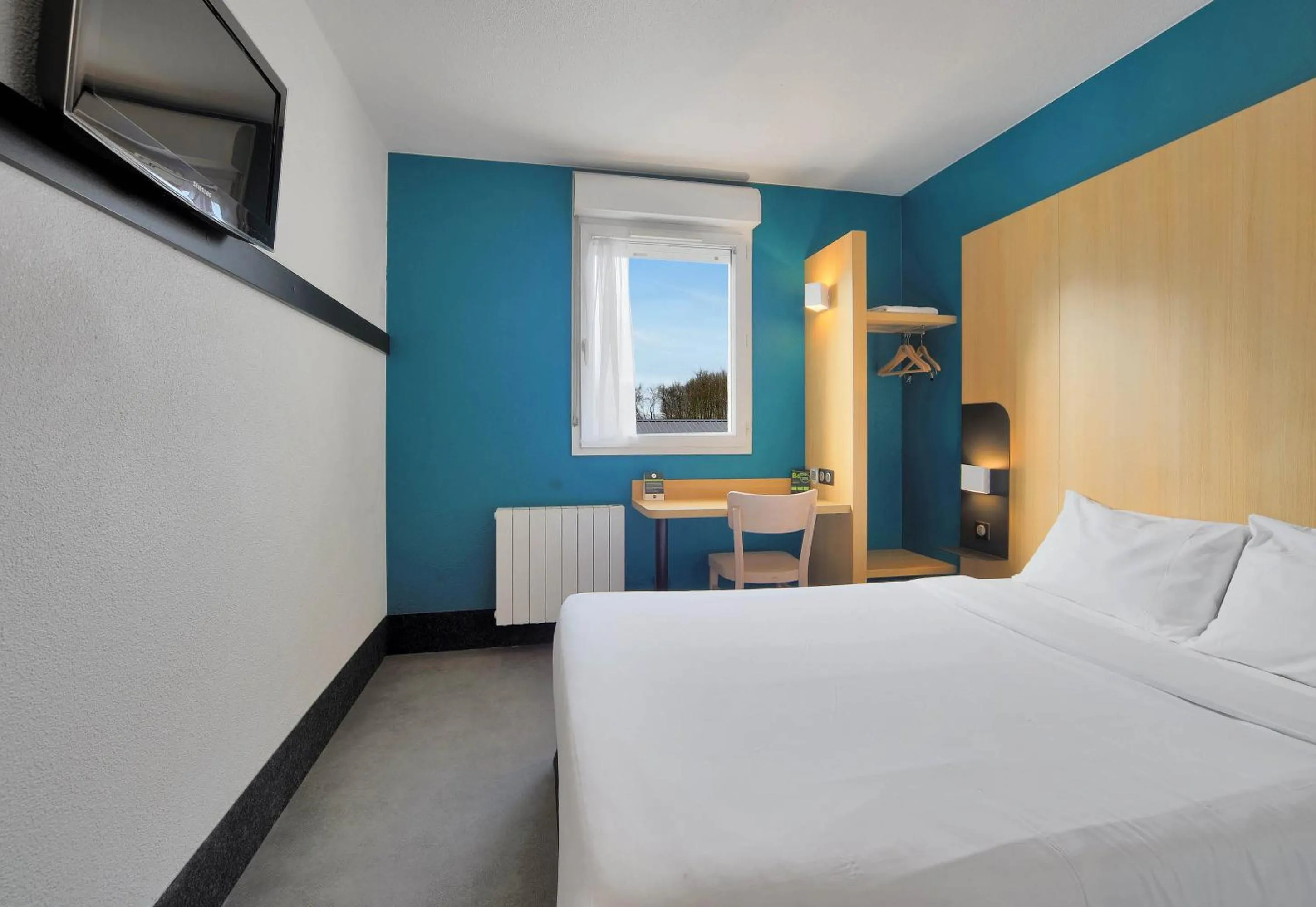 Bedroom, Bed in B&B HOTEL Le Tréport Friville