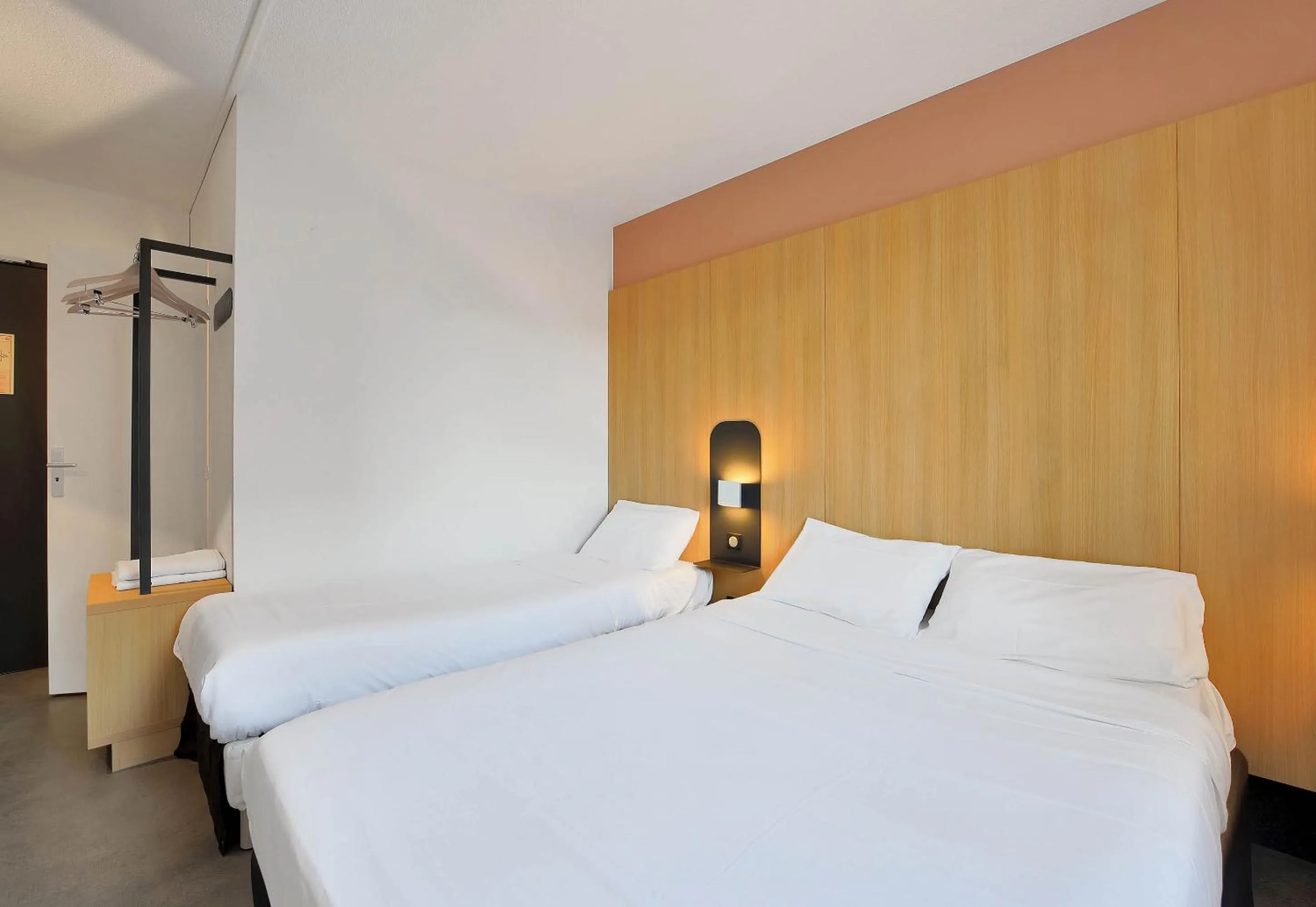 Bedroom, Bed in B&B HOTEL Le Tréport Friville