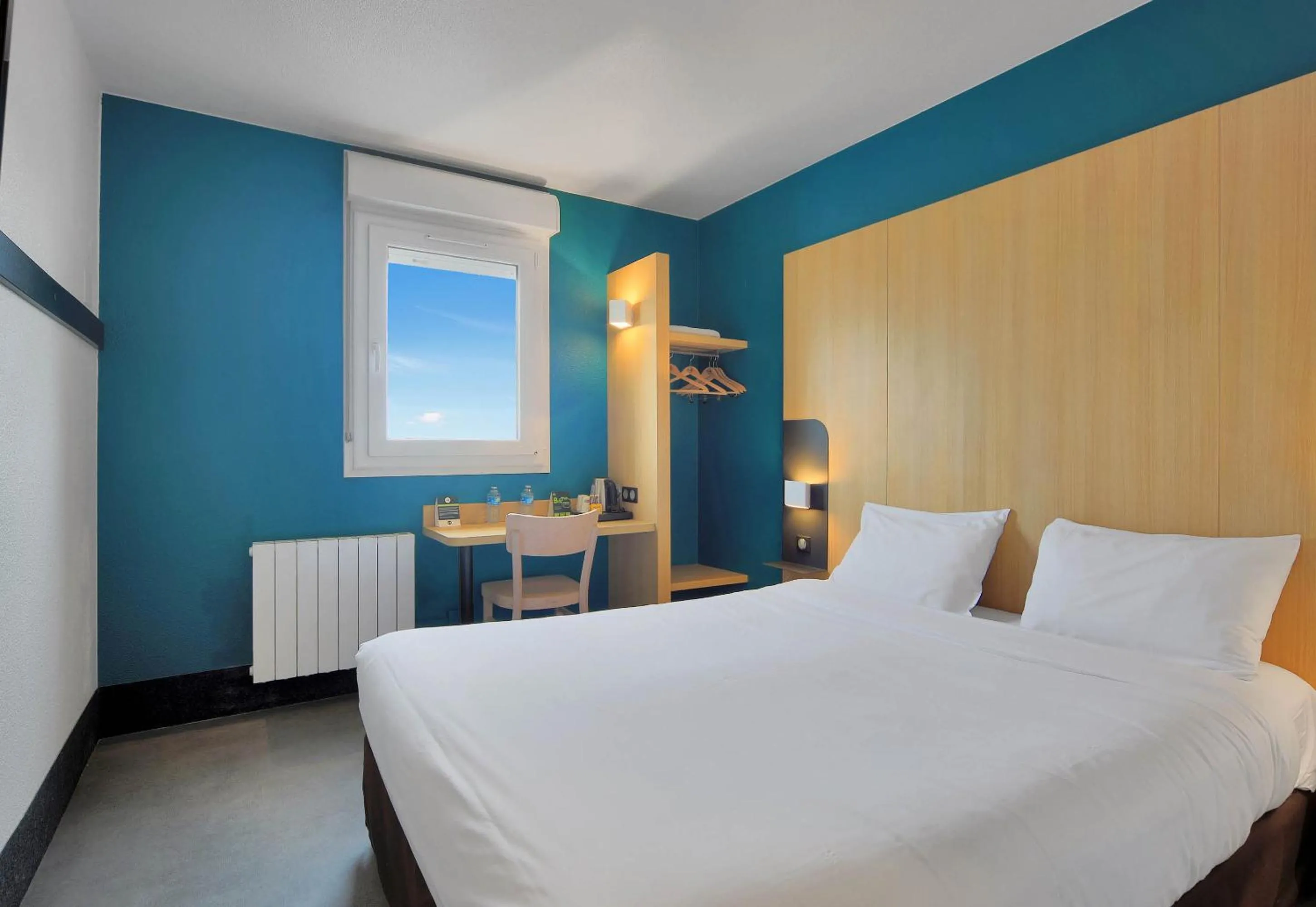 Bedroom, Bed in B&B HOTEL Le Tréport Friville