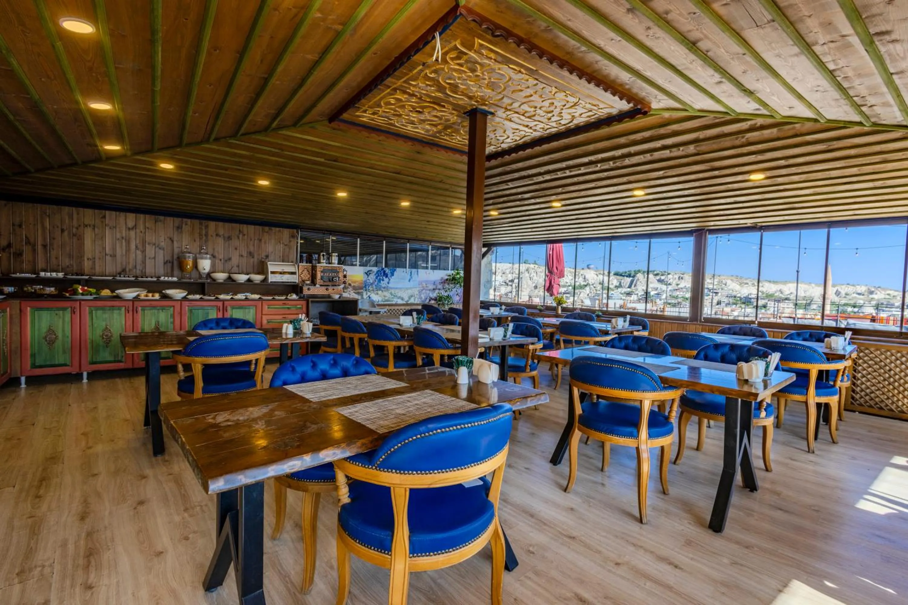 Restaurant/places to eat in Kayatas Cave Suites