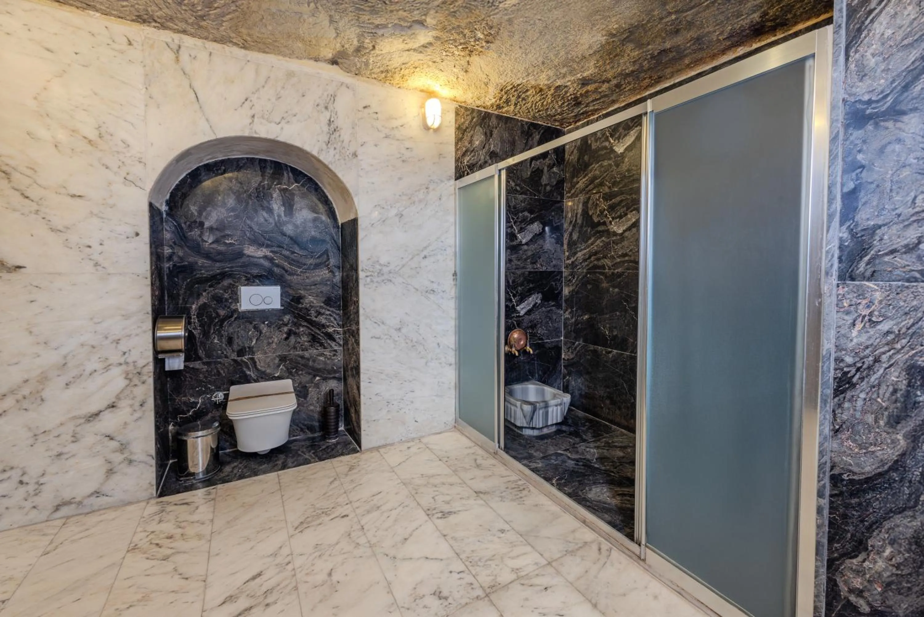 Shower in Kayatas Cave Suites