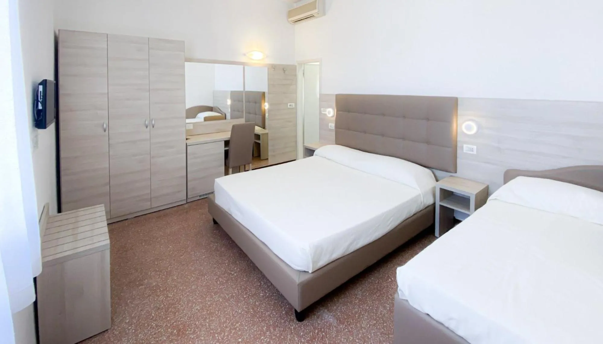 Bedroom, Bed in Hotel Villa Sole Resort