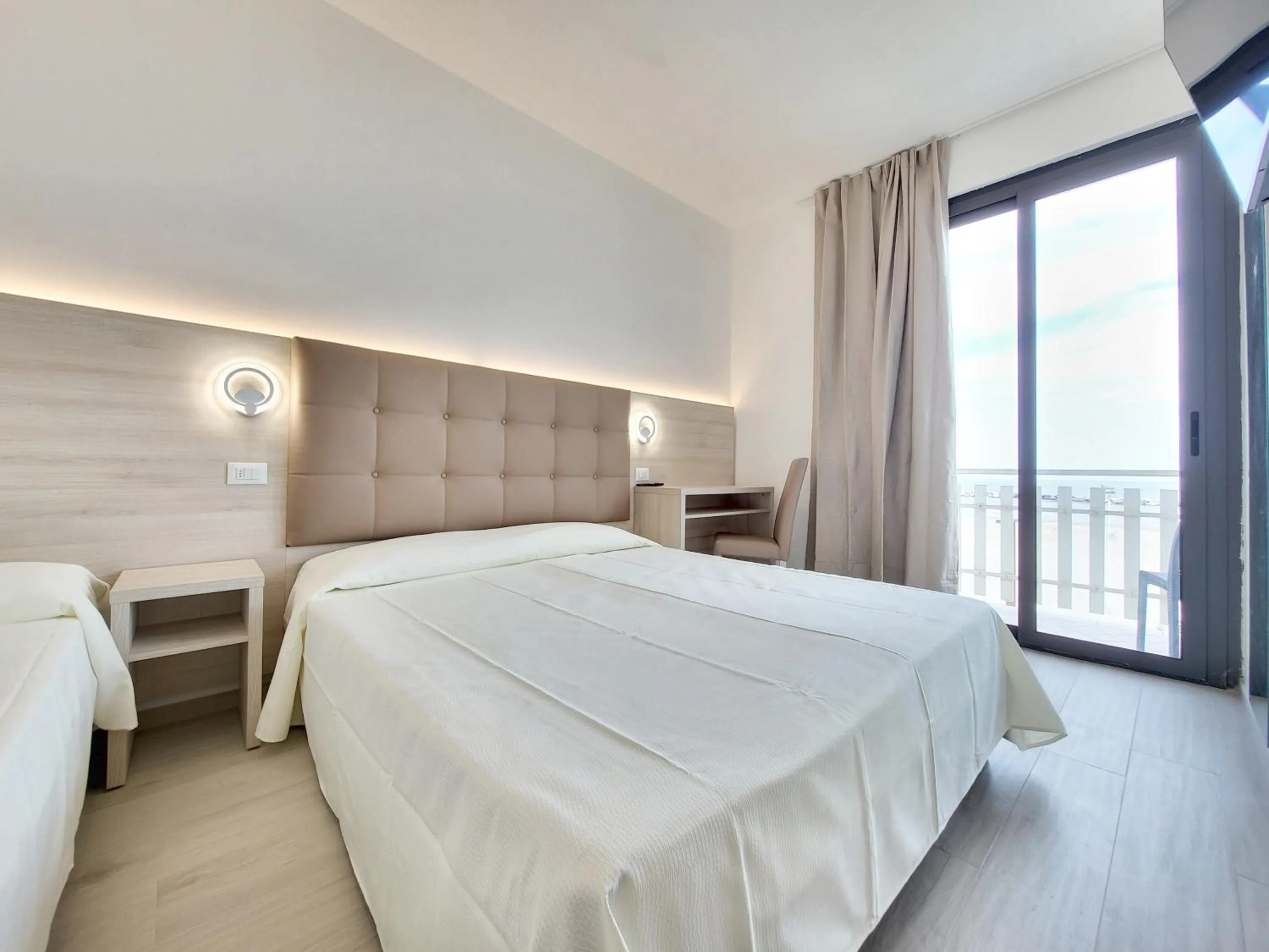 Bedroom, Bed in Hotel Villa Sole Resort