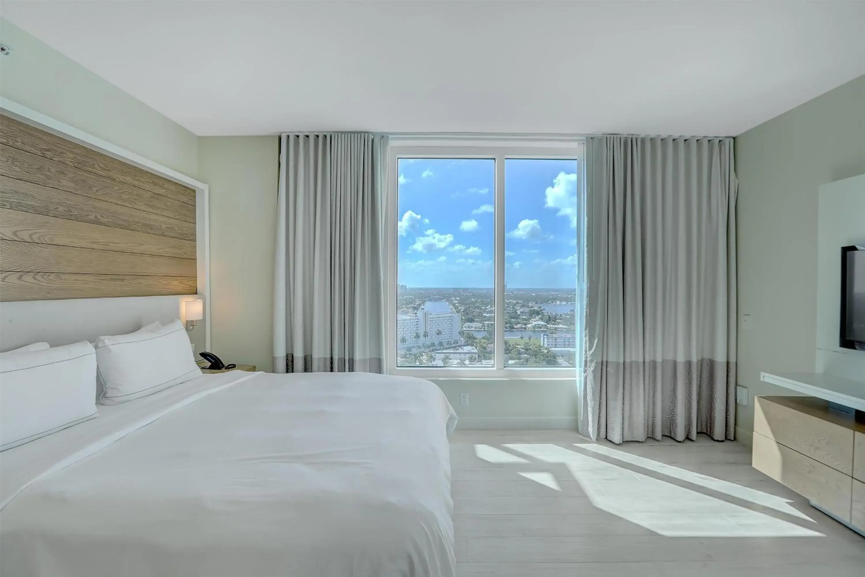 Bed in Beach House Fort Lauderdale, A Hilton Resort Bed in Beach House Fort Lauderdale, A Hilton Resort